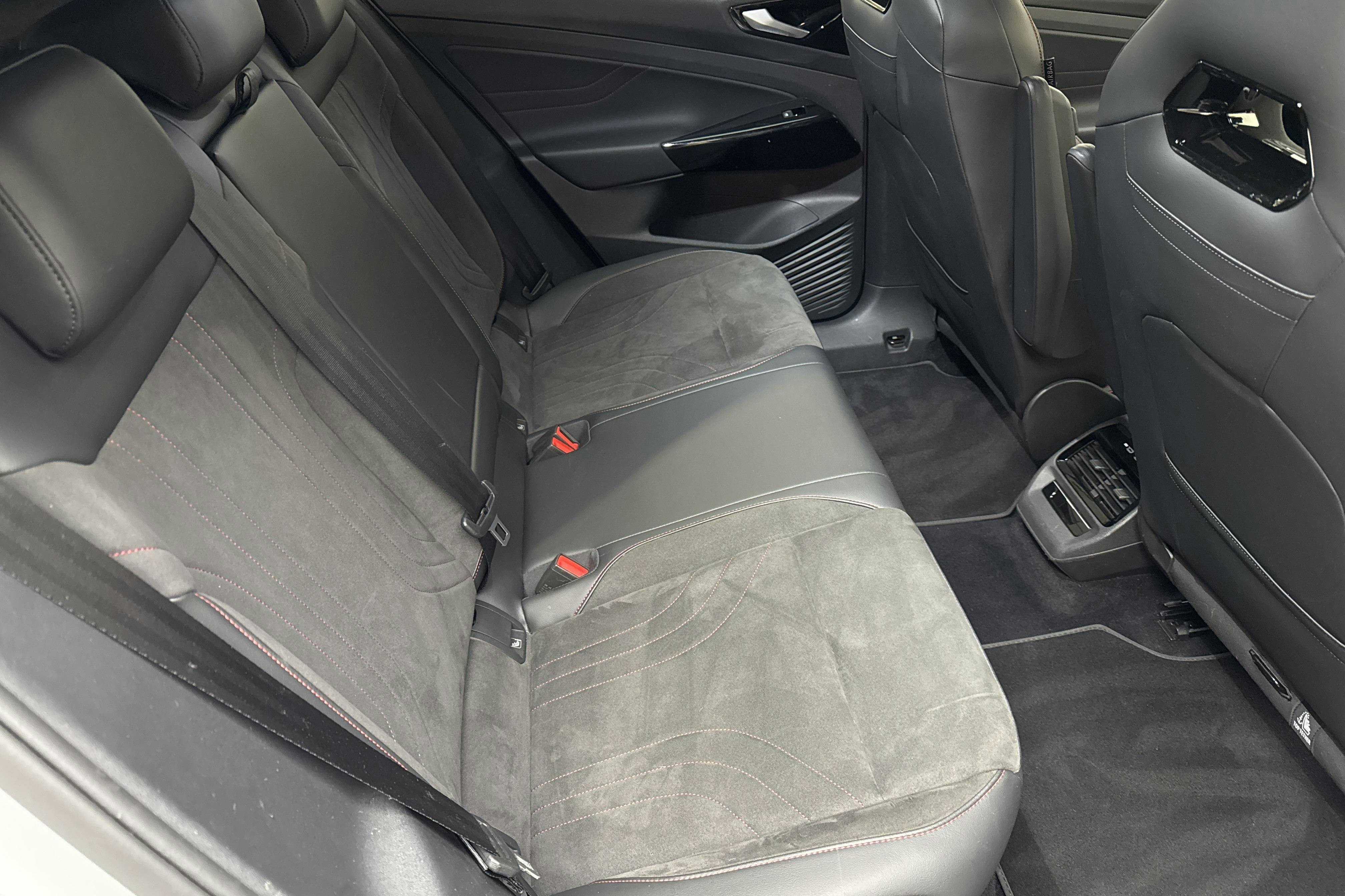 VW ID.4 GTX 77kWh AWD (299hk) - 46 690 km - Automatic - white - 2023