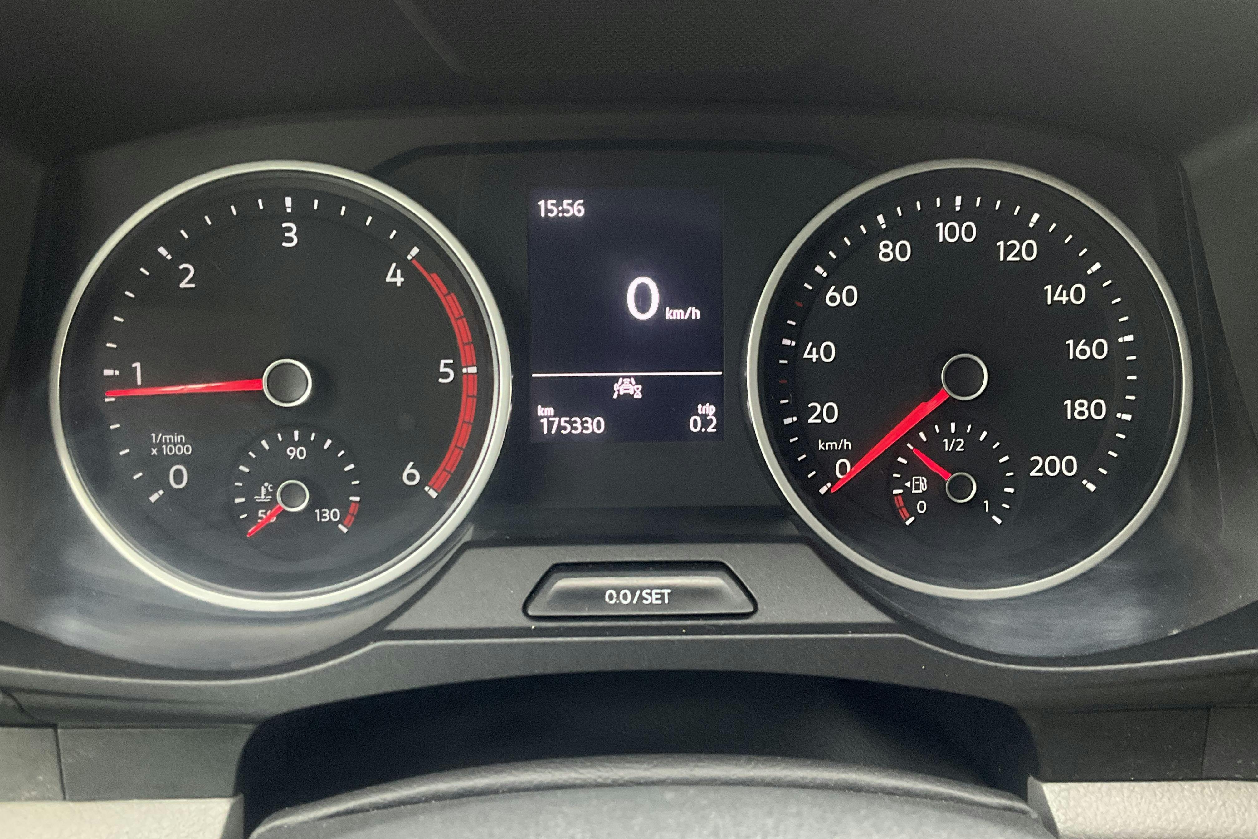 VW Crafter 35 2.0 TDI Skåp (140hk) - 175 320 km - Käsitsi - valge - 2021