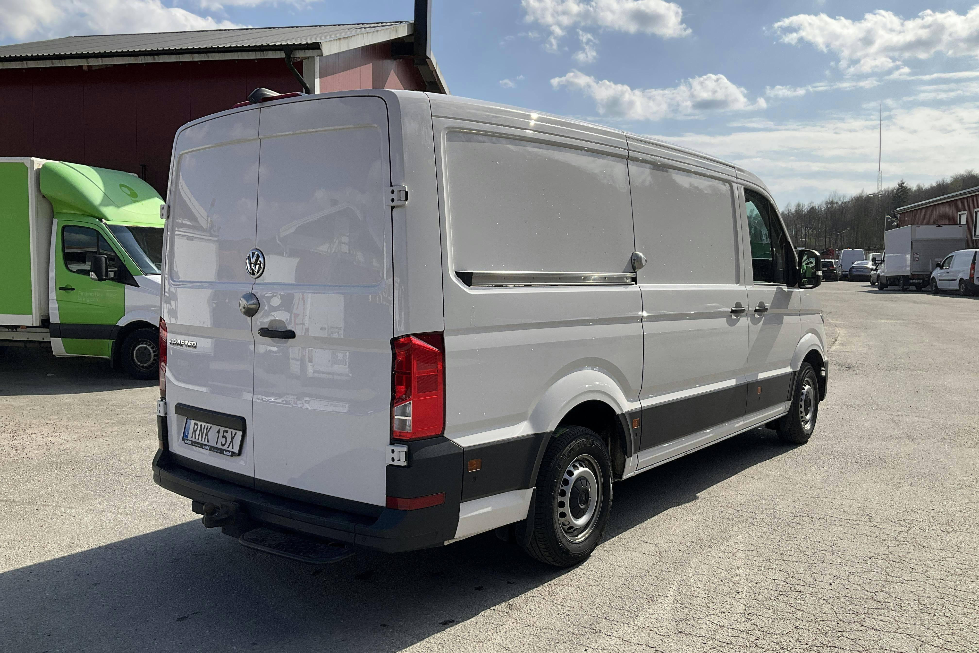 VW Crafter 35 2.0 TDI Skåp (140hk) - 175 320 km - Käsitsi - valge - 2021