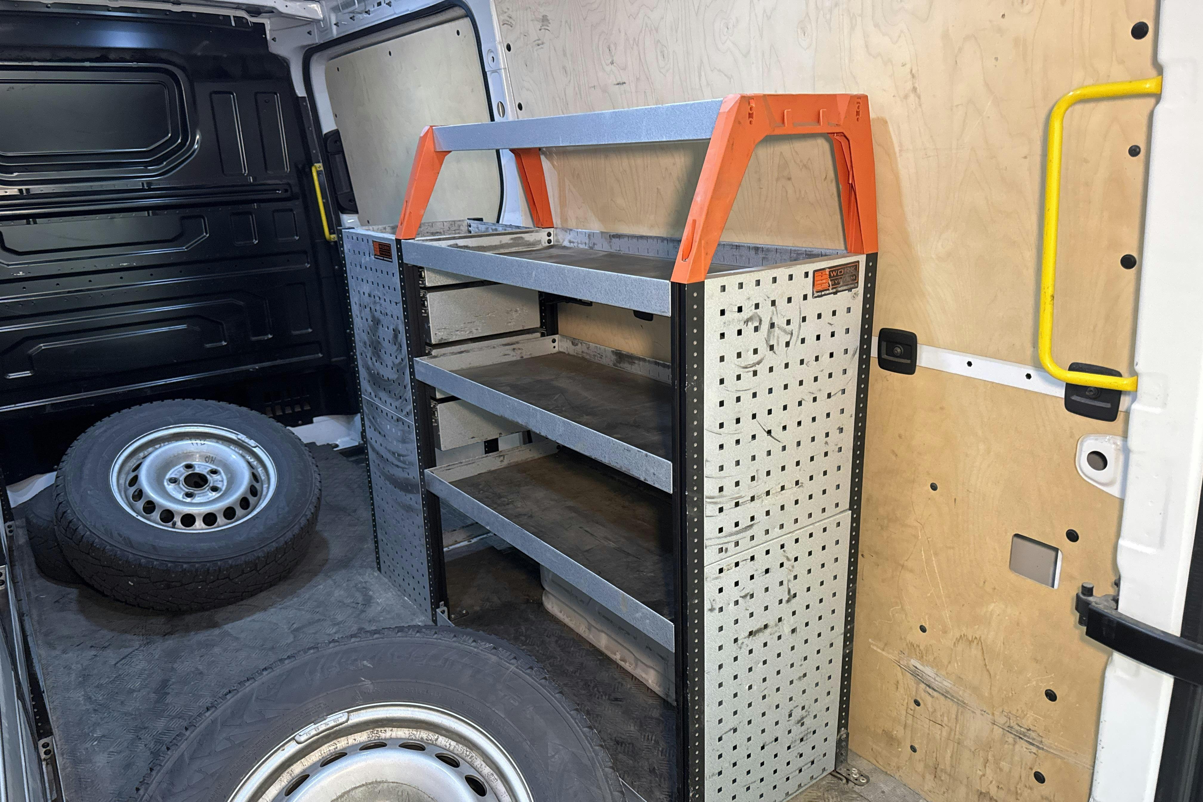 VW Crafter 35 2.0 TDI Skåp (140hk) - 160 200 km - Manualna - biały - 2021