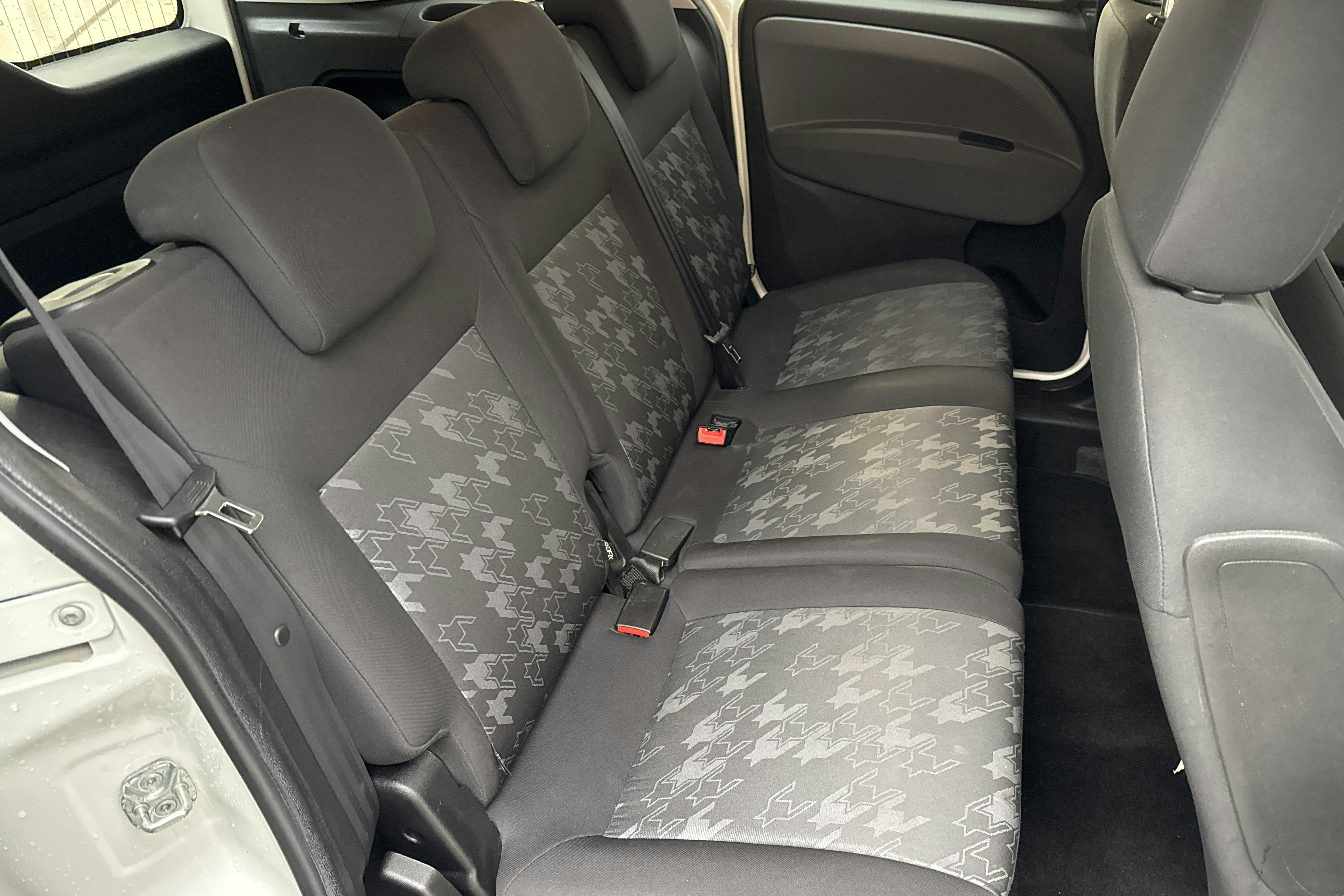 Opel Combo Tour 1.4 CNG (120hk) - 79 870 km - Käsitsi - valge - 2014