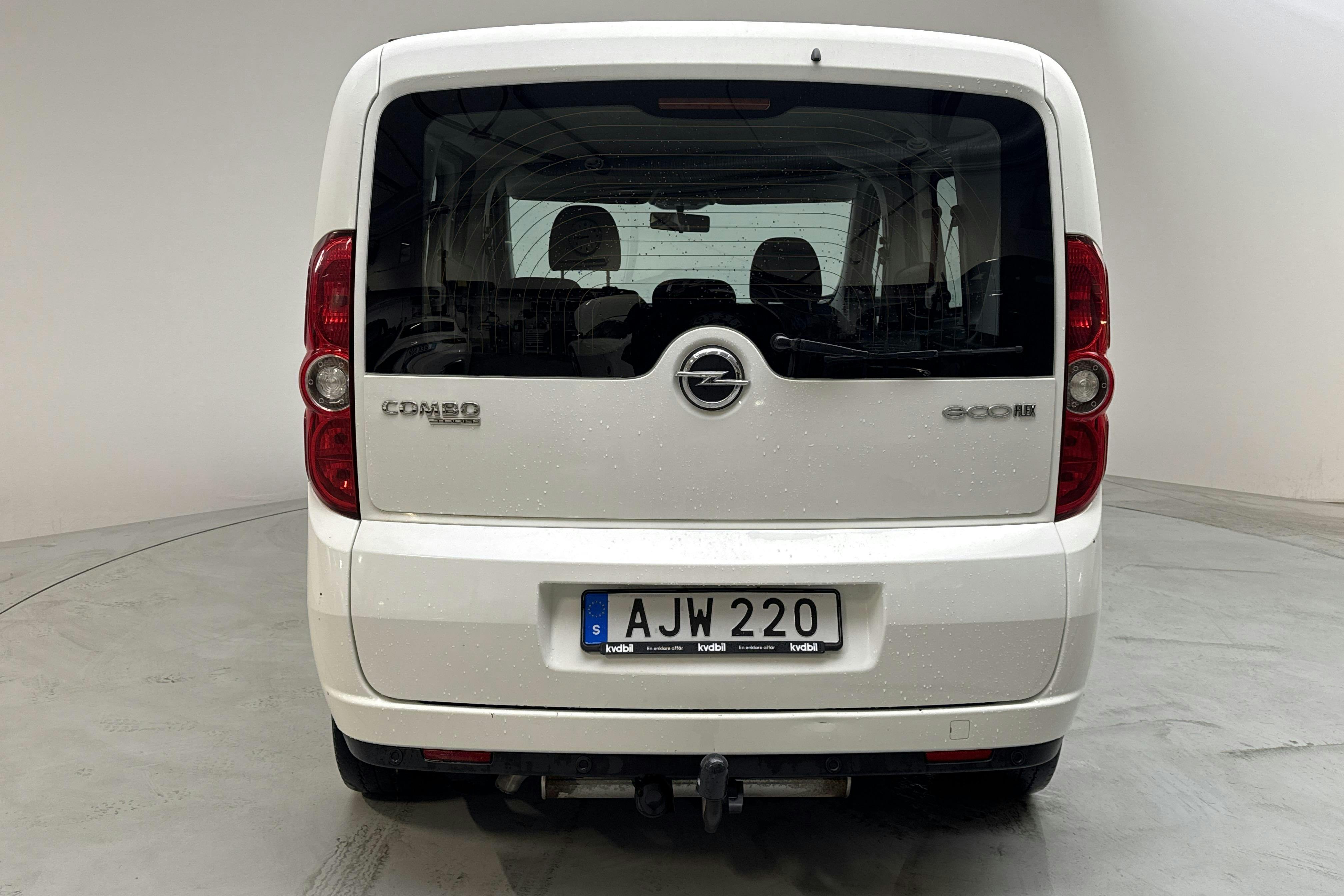 Opel Combo Tour 1.4 CNG (120hk) - 79 870 km - Käsitsi - valge - 2014