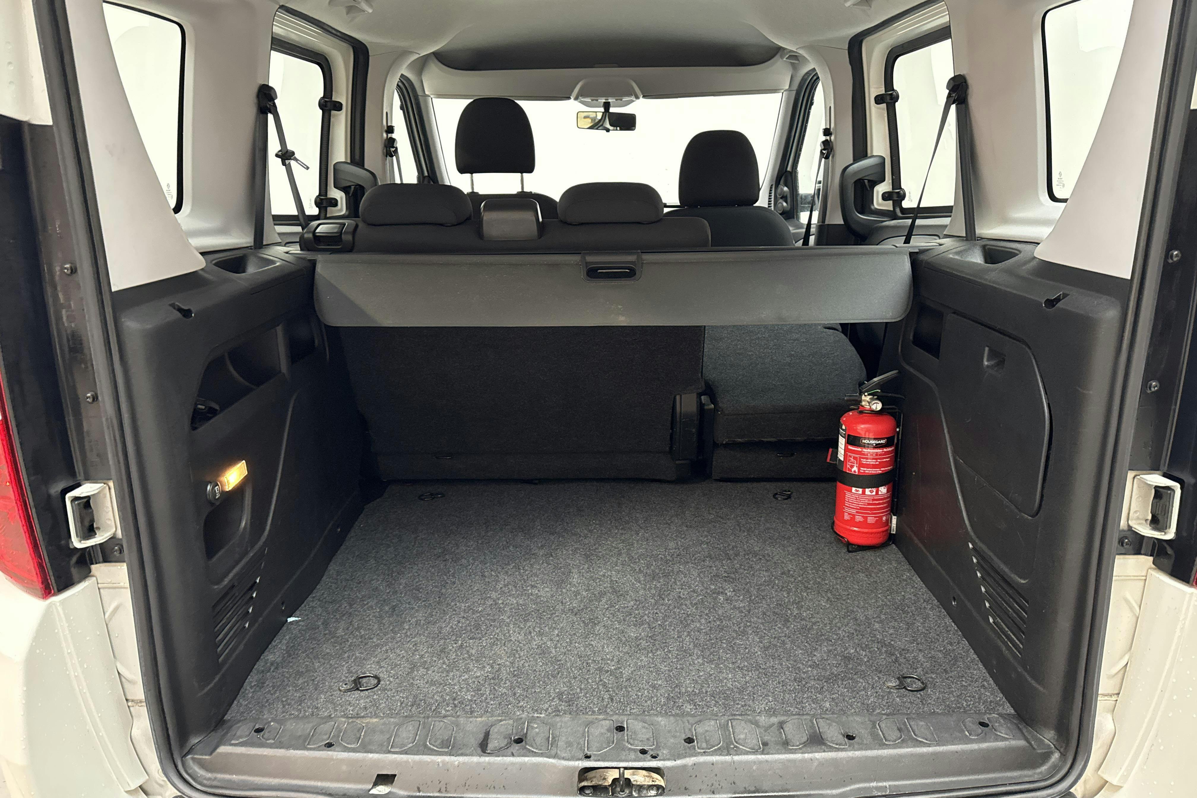 Opel Combo Tour 1.4 CNG (120hk) - 79 870 km - Käsitsi - valge - 2014