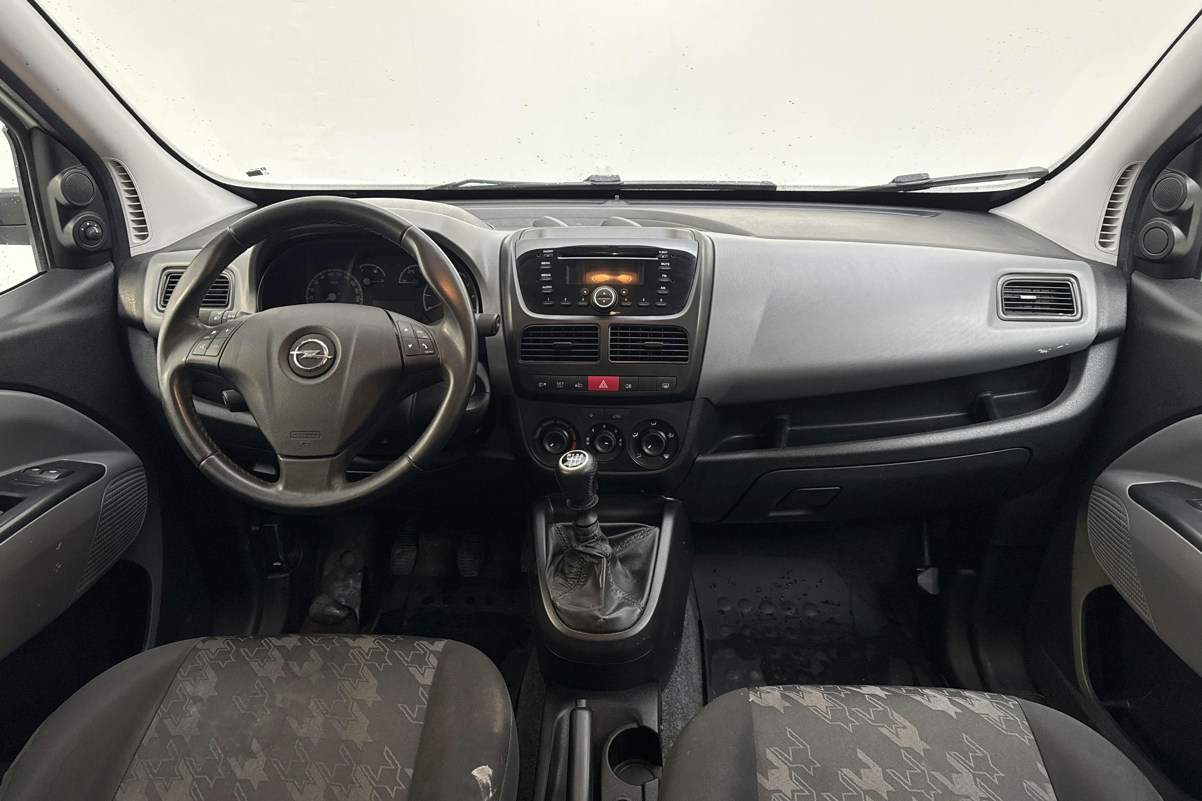 Opel Combo Tour 1.4 CNG (120hk) - 79 870 km - Käsitsi - valge - 2014