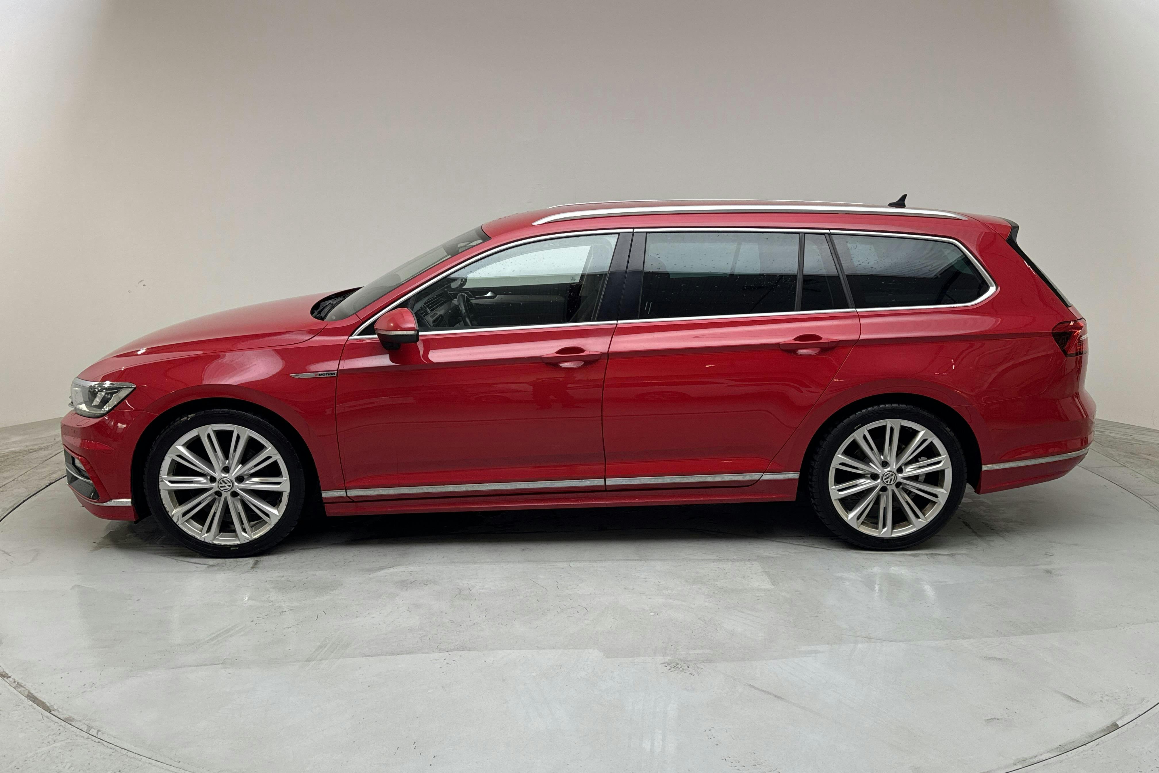 VW Passat 2.0 TDI Sportscombi 4MOTION (190hk) - 202 530 km - Automatic - red - 2018