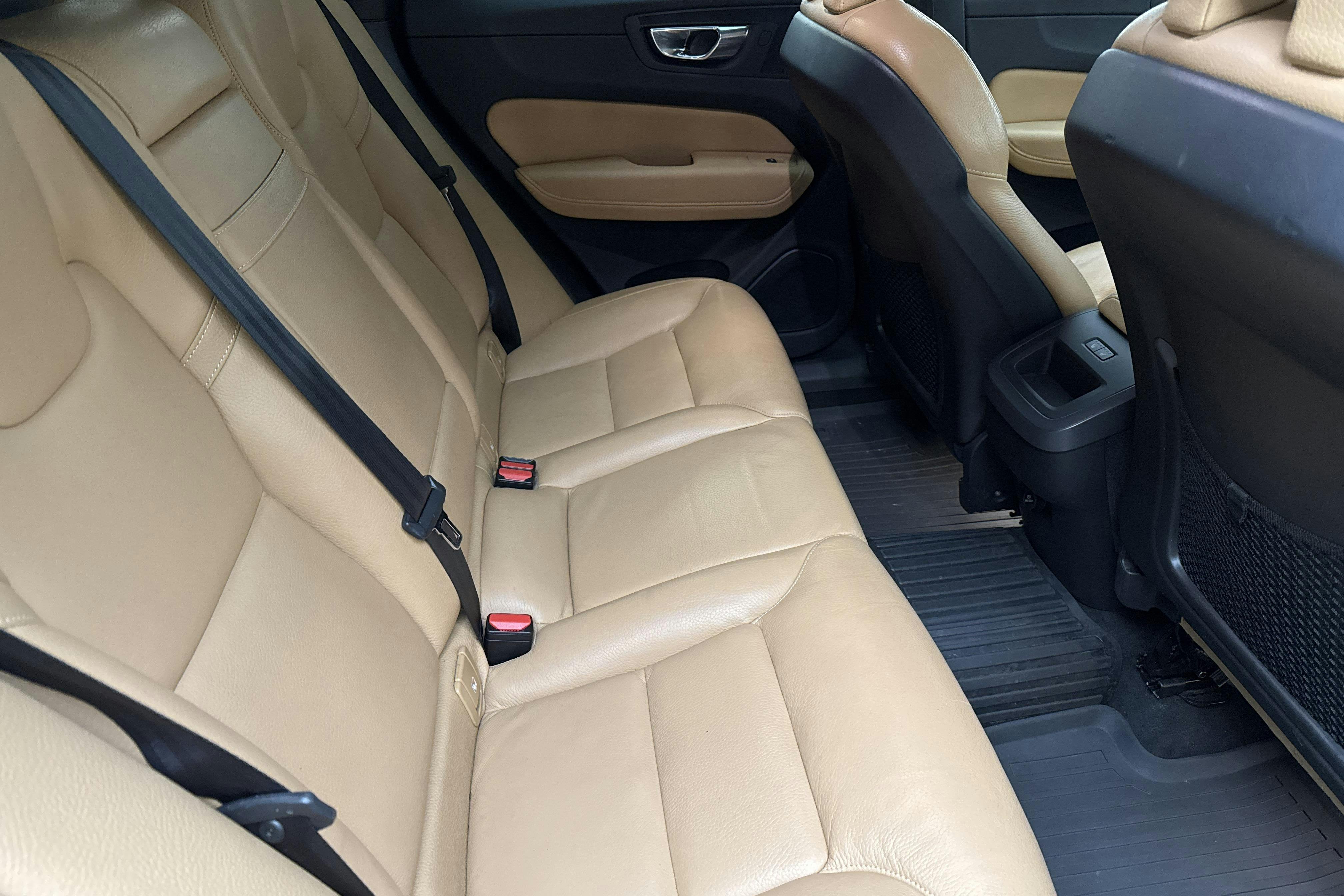 Volvo XC60 D4 AWD (190hk) - 99 060 km - Automatic - black - 2019