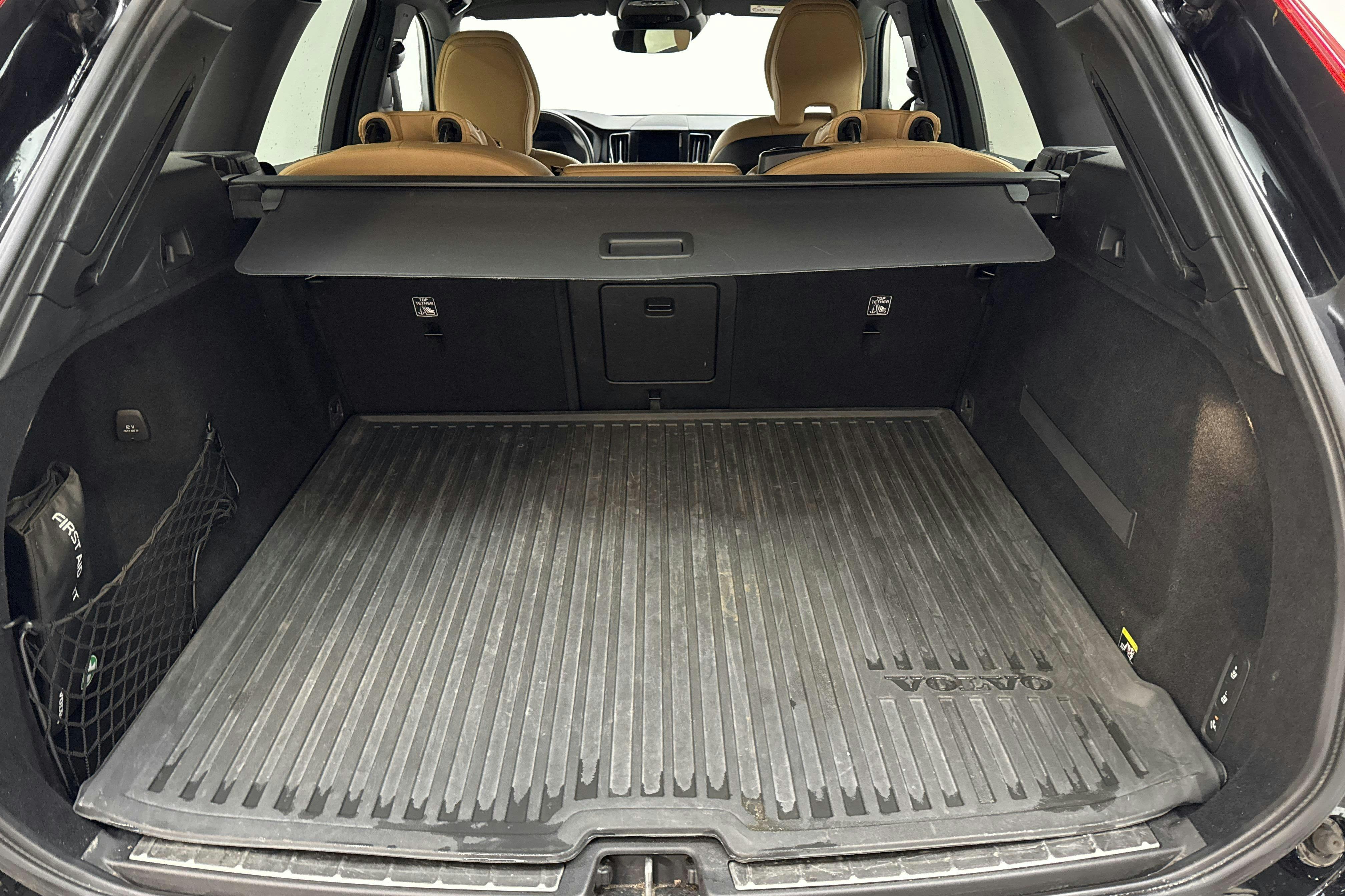 Volvo XC60 D4 AWD (190hk) - 99 060 km - Automatic - black - 2019
