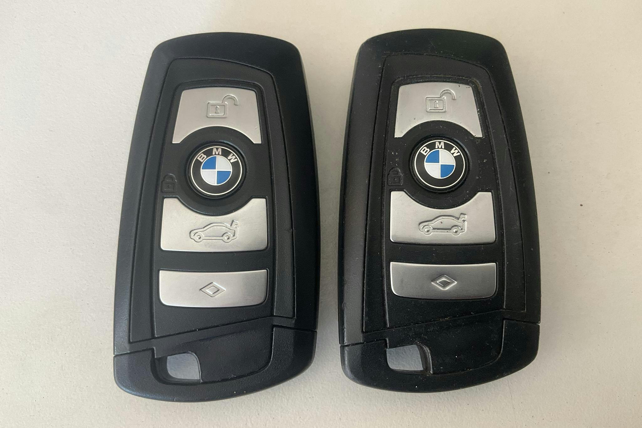 BMW 330e Sedan, F30 (252hk) - 163 080 km - Automaatne - must - 2016