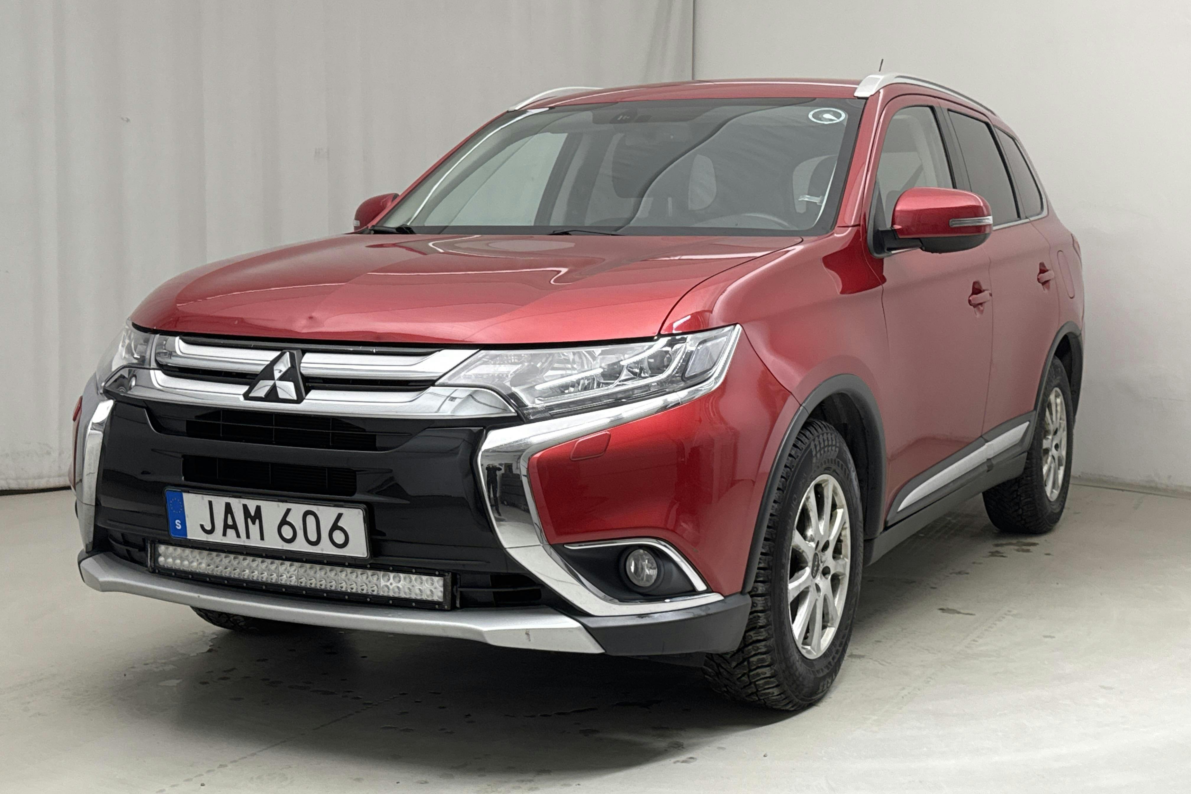 Mitsubishi Outlander 2.2 Di-D 4WD (150hk) - 151 680 km - Automaatne - Dark Red - 2016