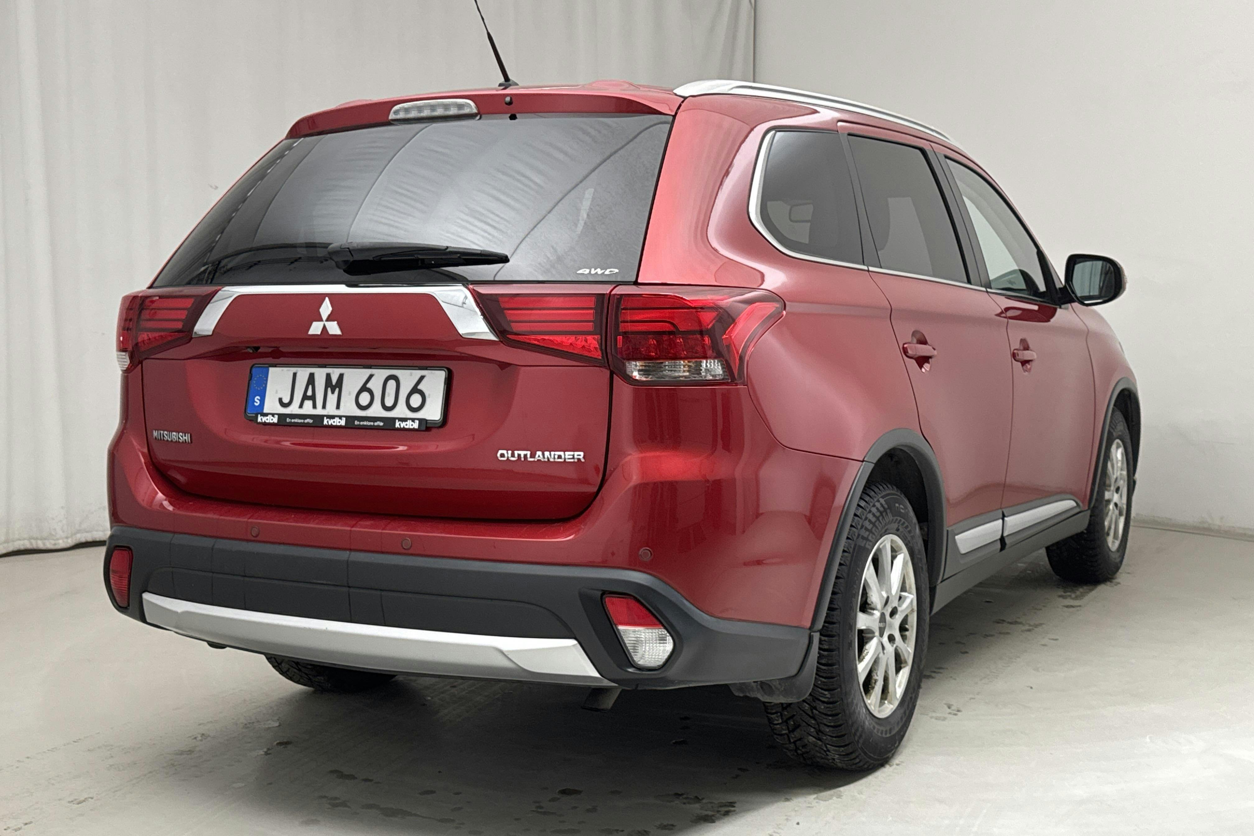Mitsubishi Outlander 2.2 Di-D 4WD (150hk) - 151 680 km - Automaatne - Dark Red - 2016