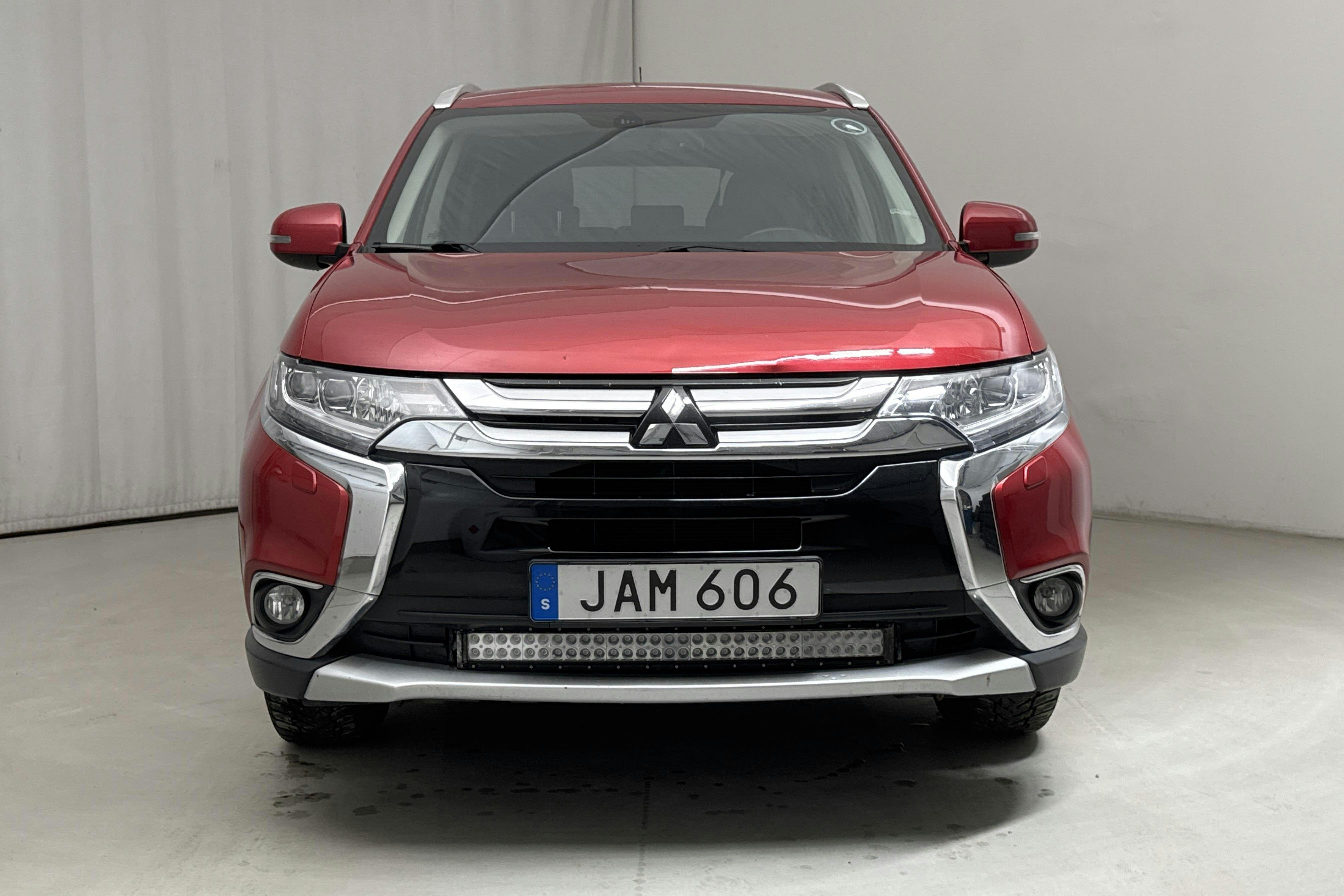 Mitsubishi Outlander 2.2 Di-D 4WD (150hk) - 151 680 km - Automaatne - Dark Red - 2016