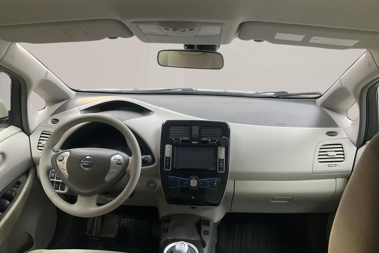 Nissan LEAF 5dr (109hk) - 13 504 mil - Automat - vit - 2013