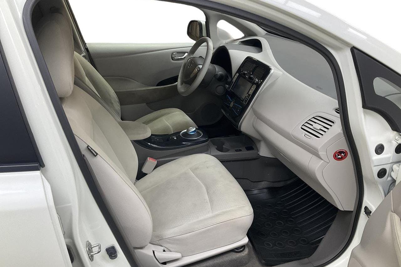 Nissan LEAF 5dr (109hk) - 13 504 mil - Automat - vit - 2013