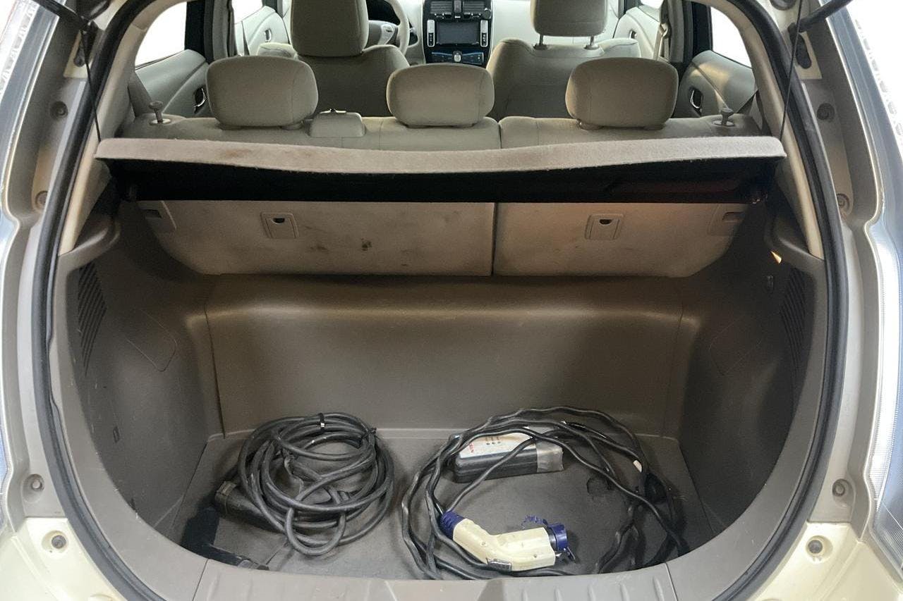 Nissan LEAF 5dr (109hk) - 13 504 mil - Automat - vit - 2013