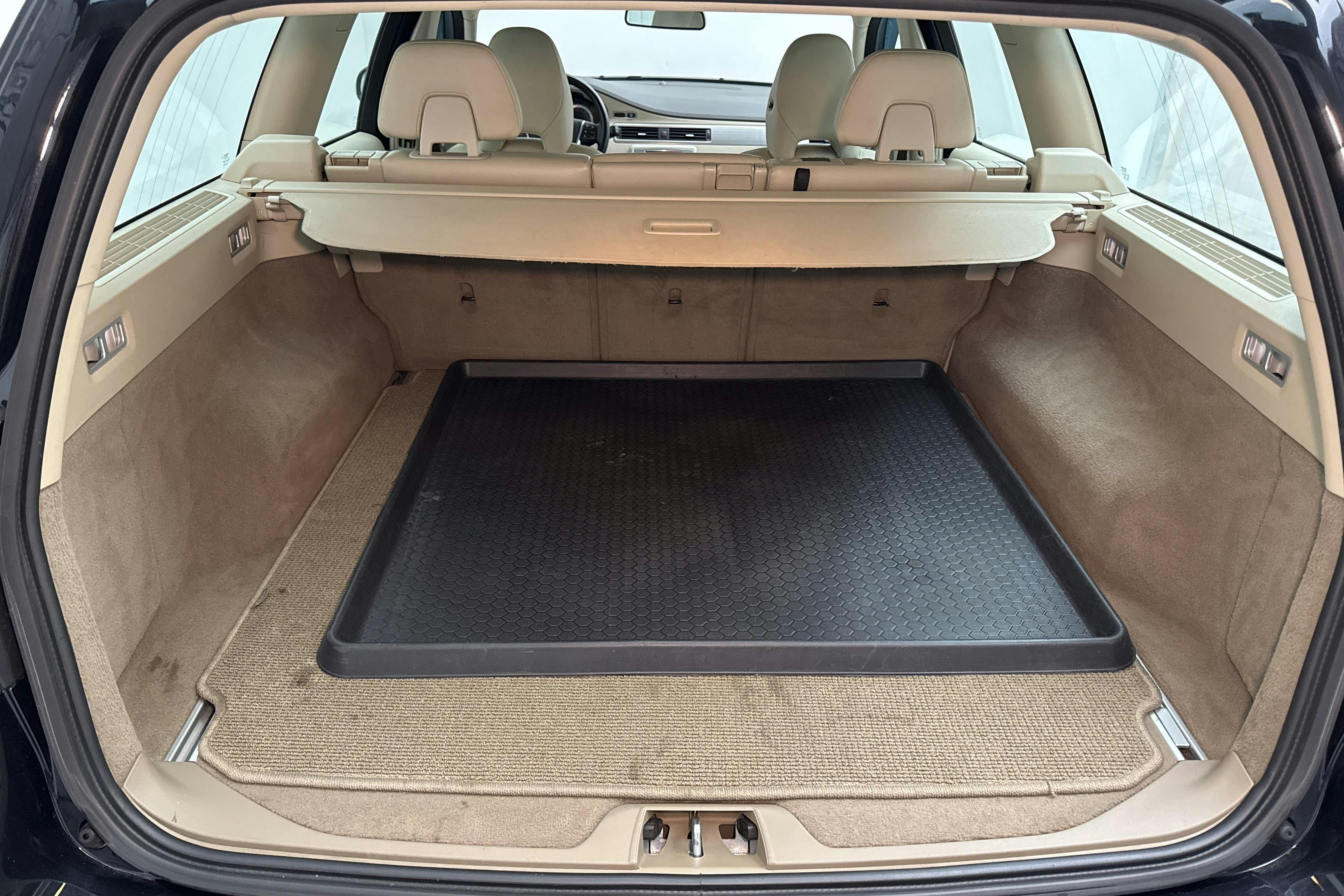 Volvo V70 II 1.6D DRIVe (109hk) - 20 614 mil - Manuell - svart - 2011