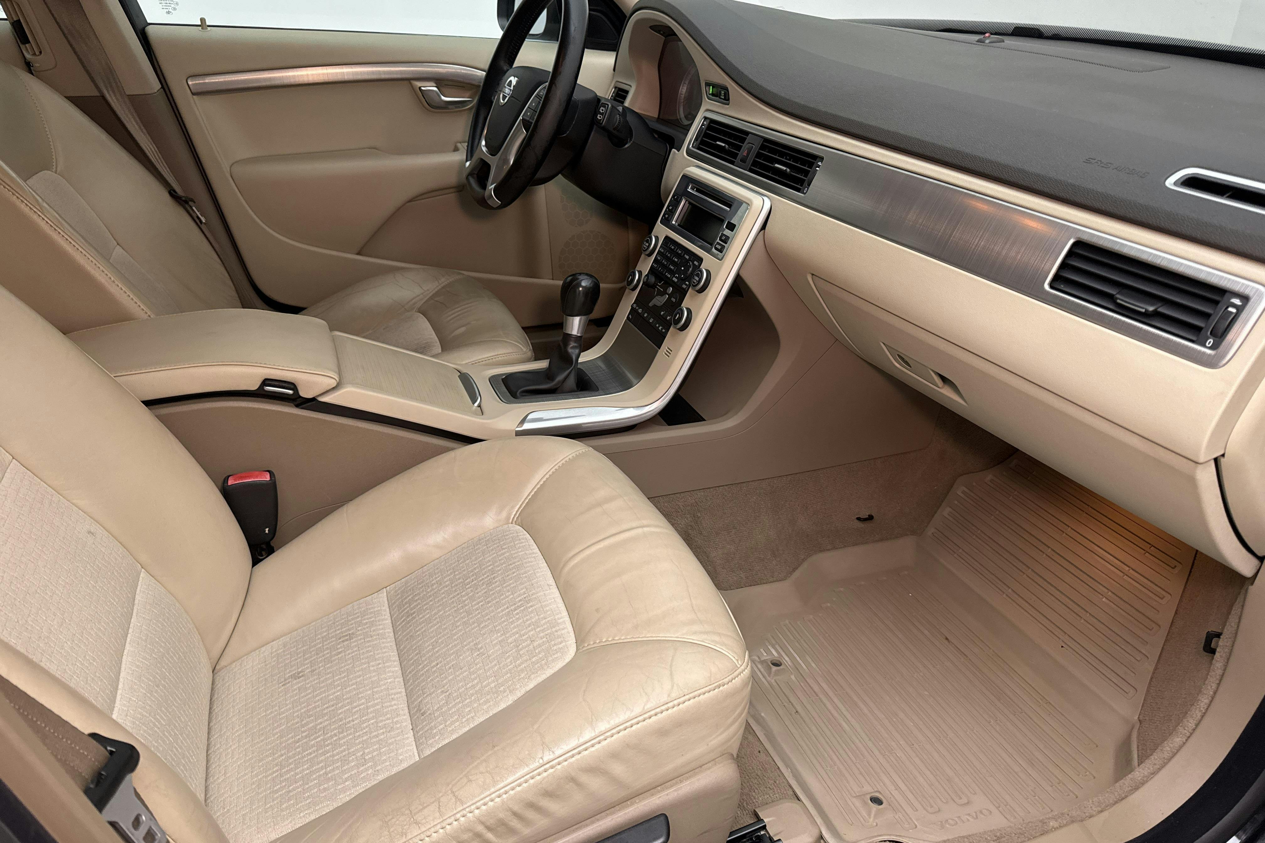 Volvo V70 II 1.6D DRIVe (109hk) - 20 614 mil - Manuell - svart - 2011