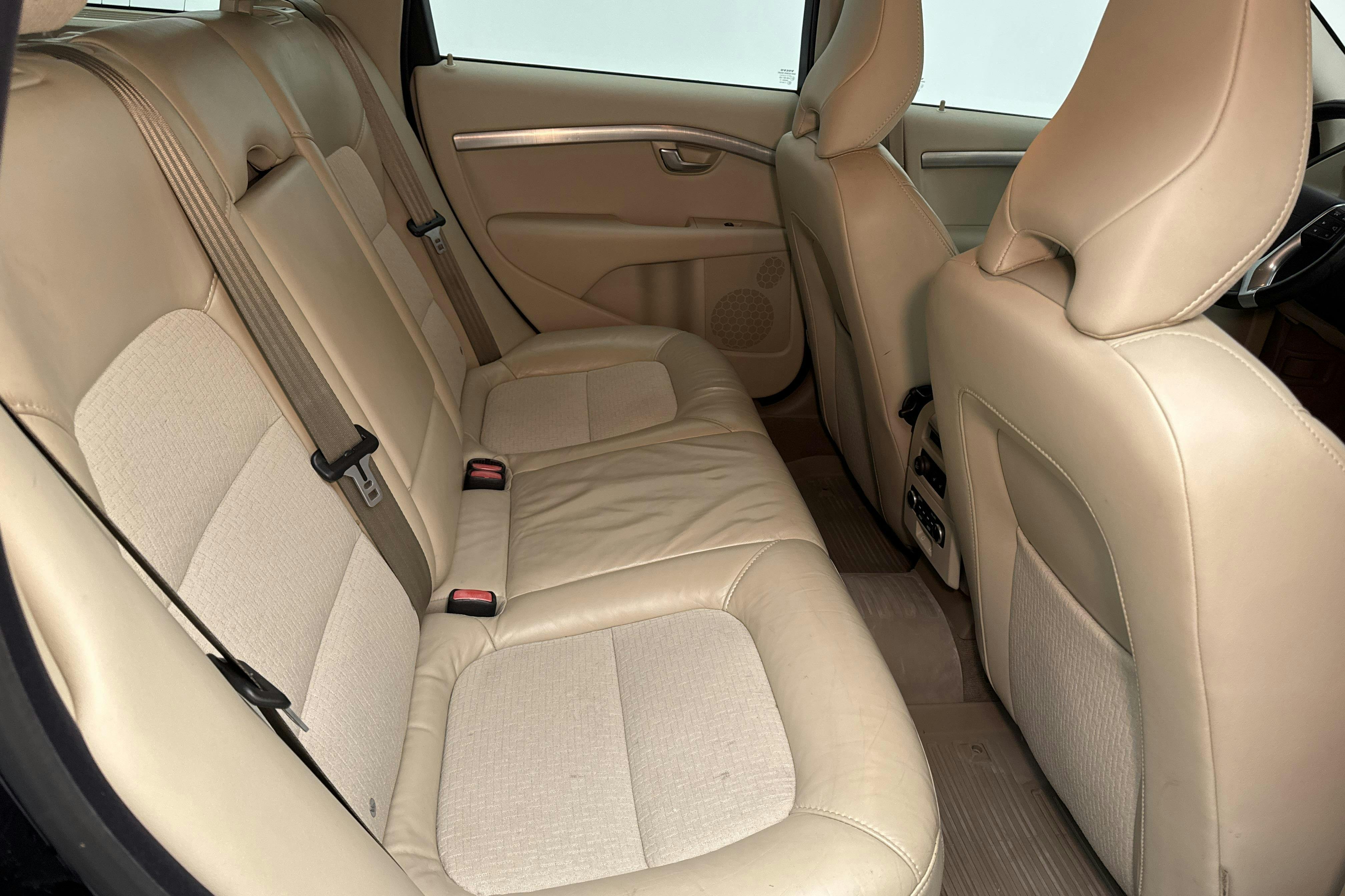 Volvo V70 II 1.6D DRIVe (109hk) - 20 614 mil - Manuell - svart - 2011