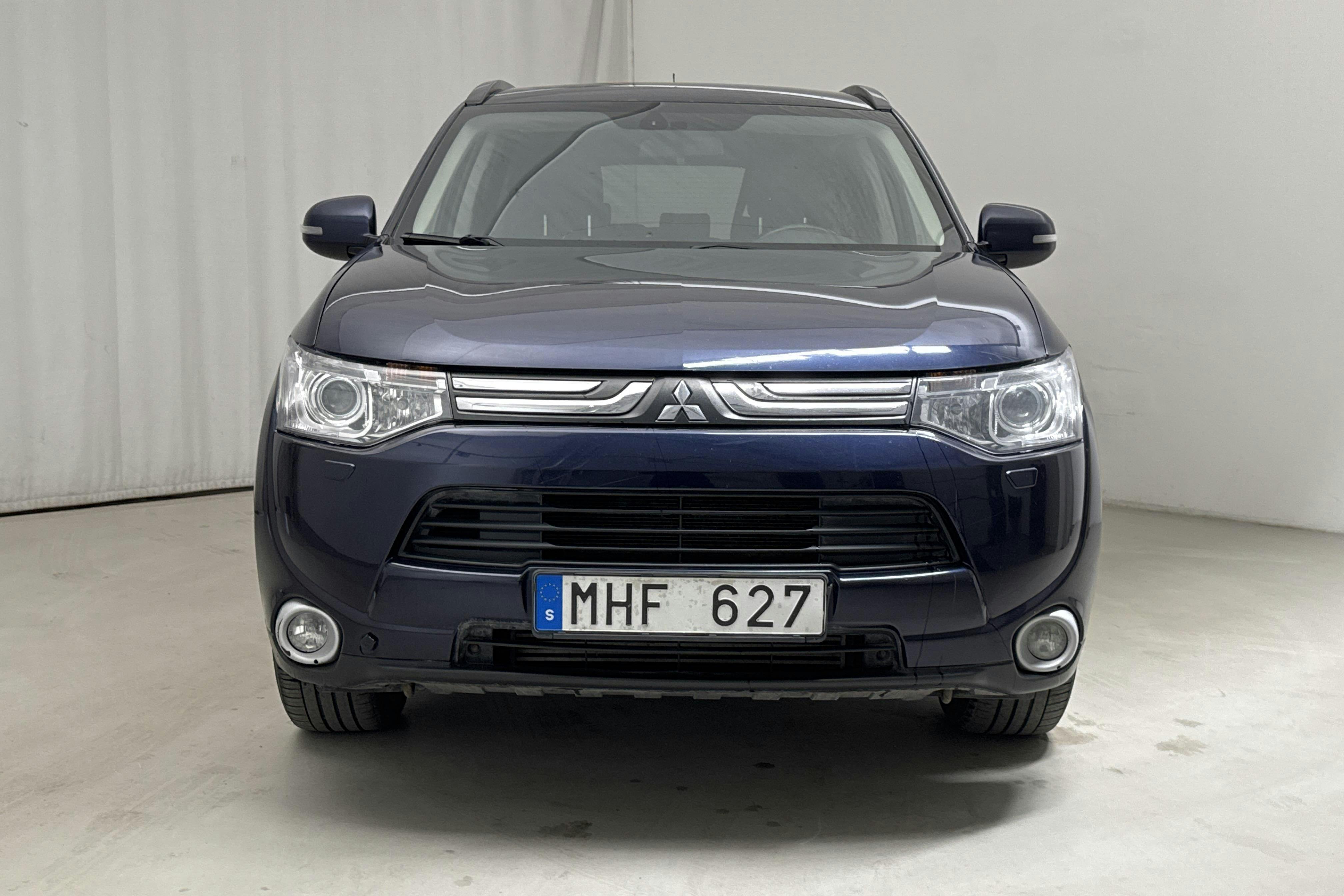 Mitsubishi Outlander 2.2 Di-D 4WD (150hk) - 24 775 mil - Manuell - blå - 2013