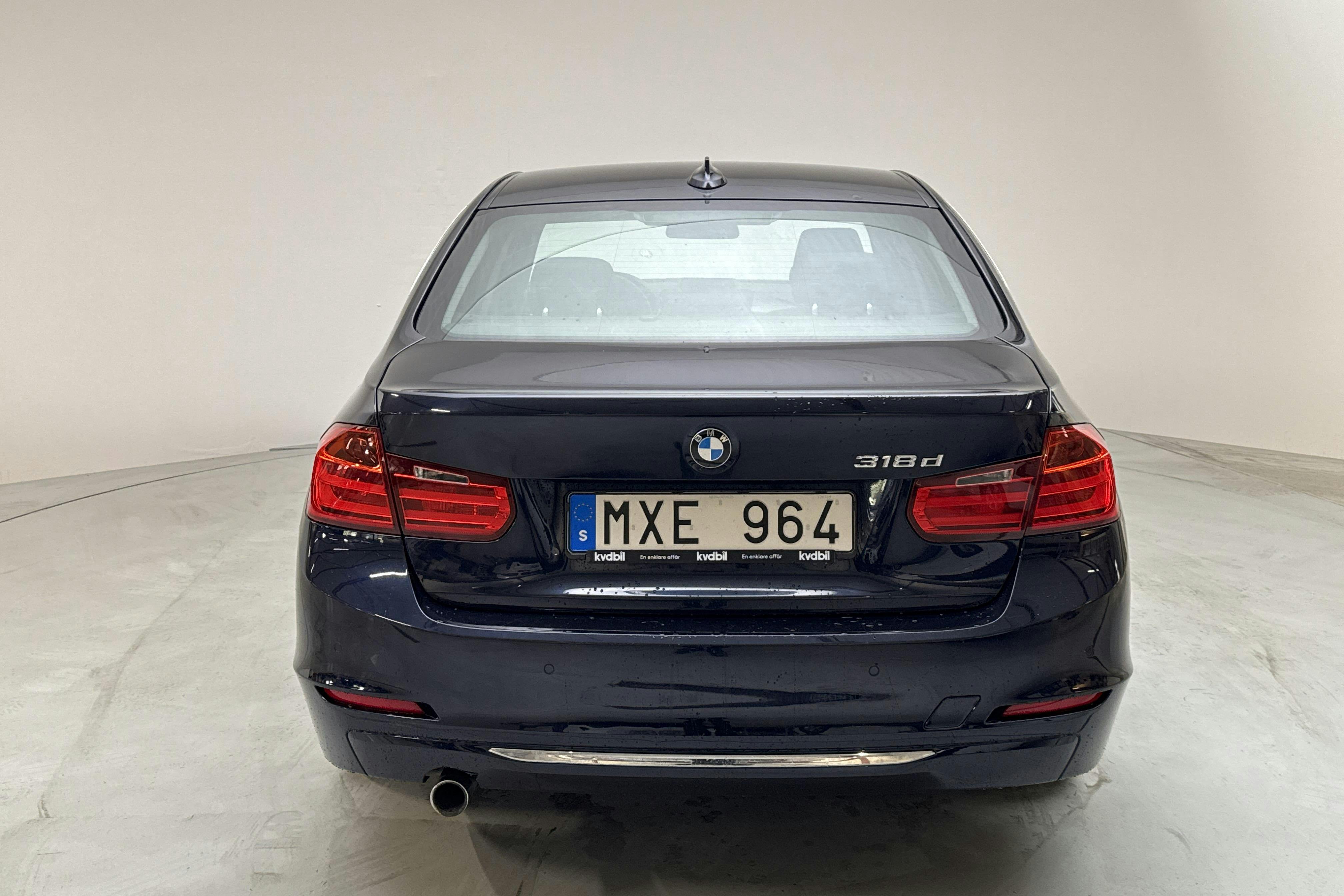 BMW 318d Sedan, F30 (143hk) - 167 750 km - Manual - blue - 2013
