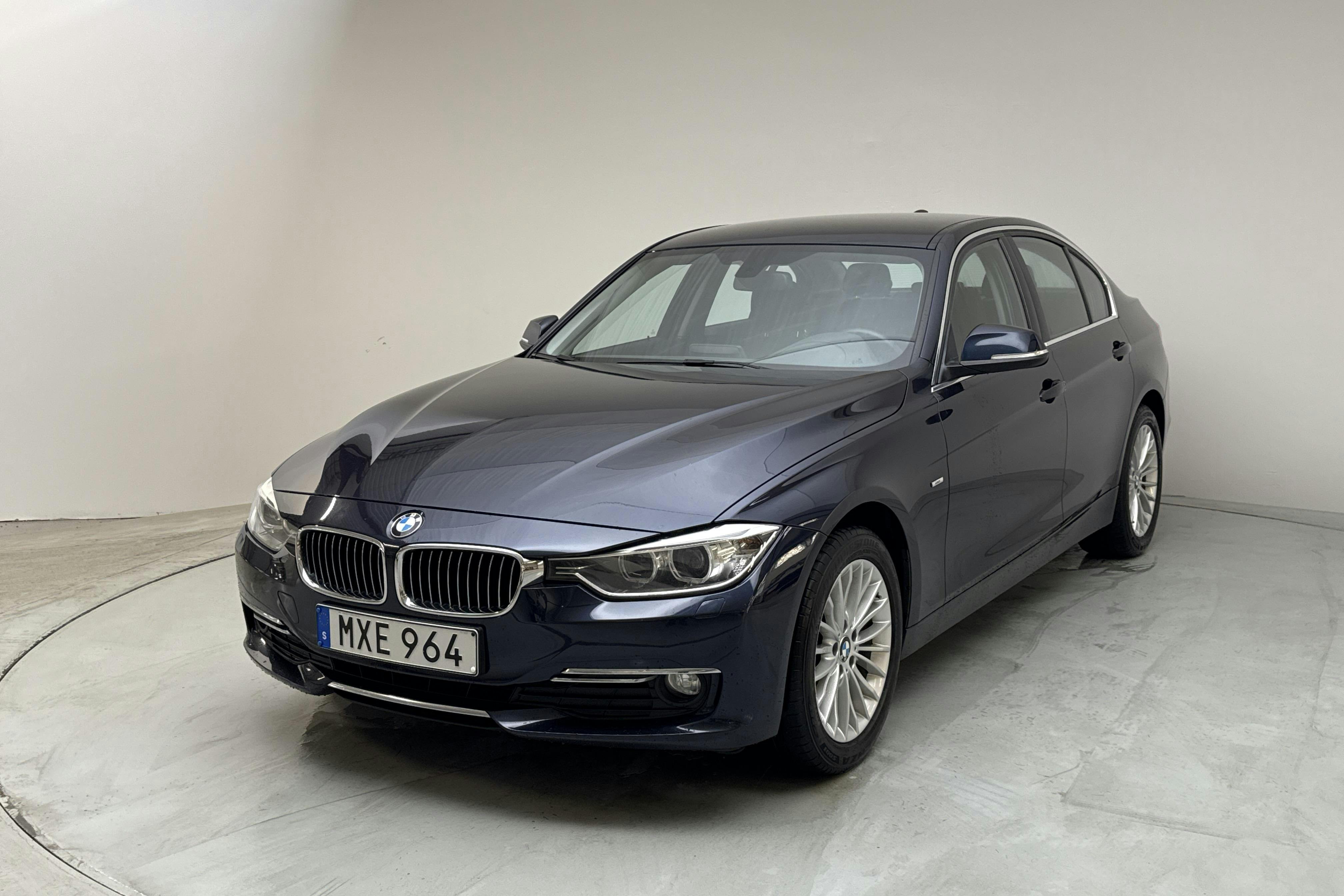 BMW 318d Sedan, F30 (143hk) - 167 750 km - Manual - blue - 2013