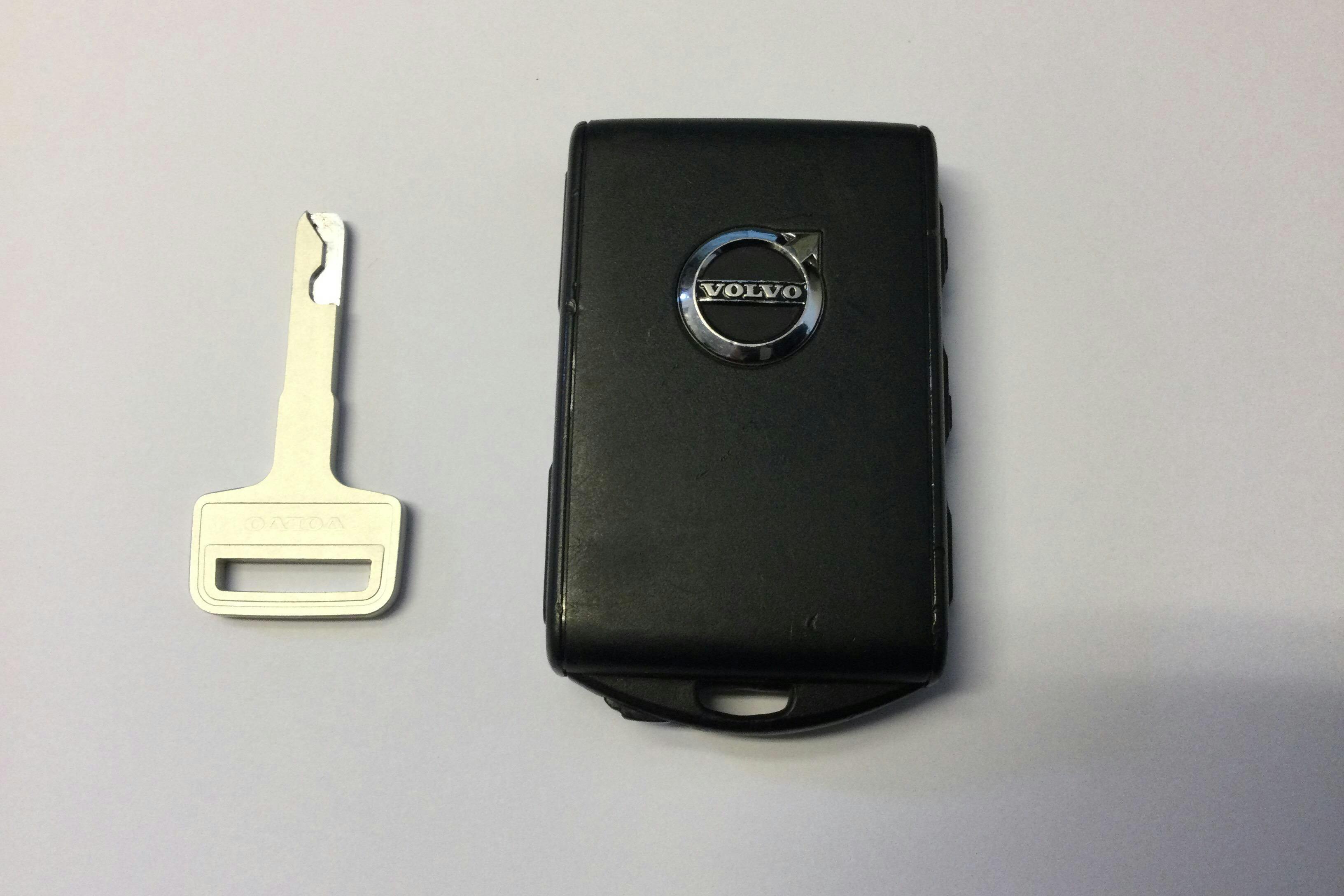 Volvo V60 D4 (190hk) - 16 853 mil - Automat - svart - 2020