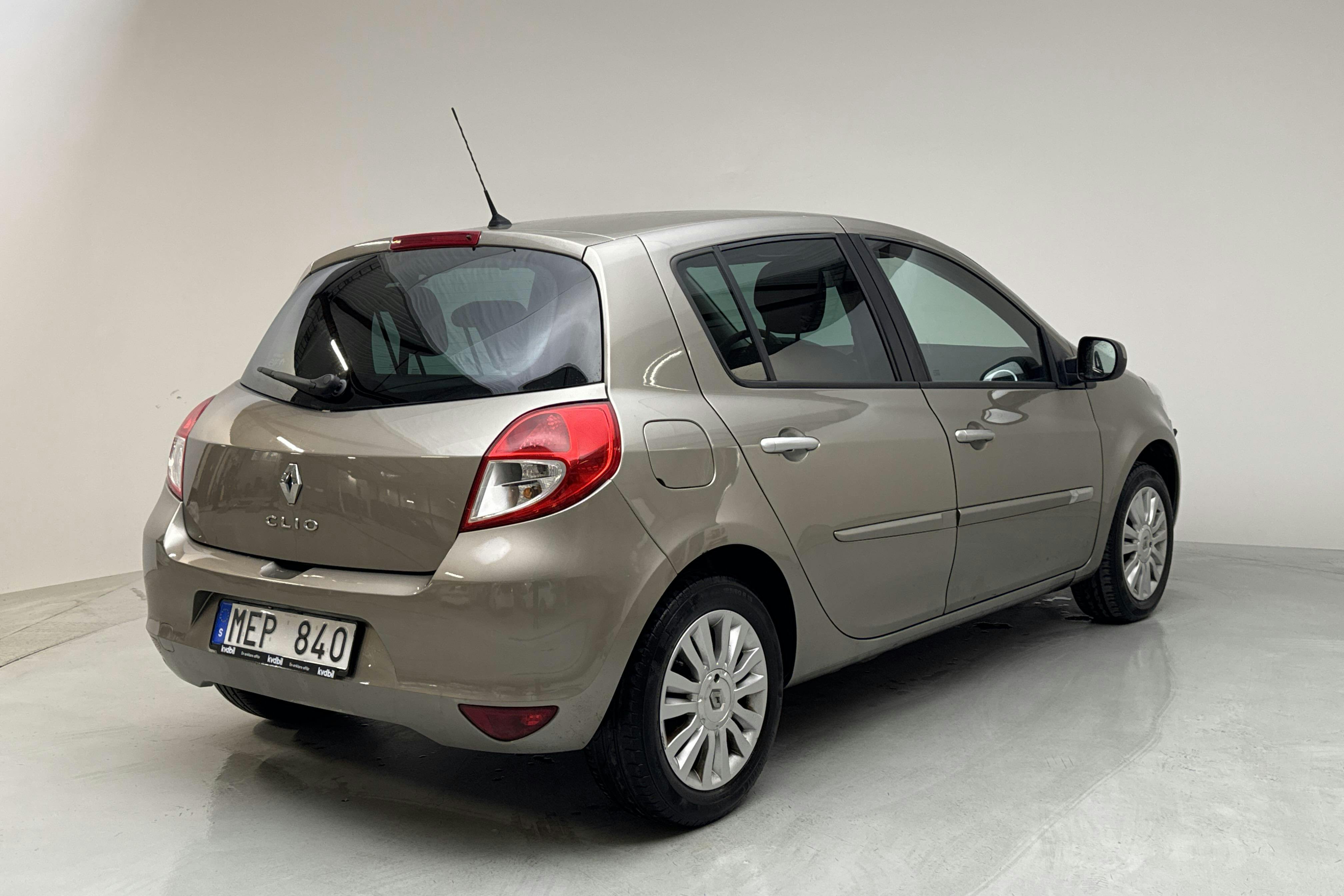 Renault Clio III 1.6 5dr (112hk) - 58 670 km - Automatic - Light Brown - 2012
