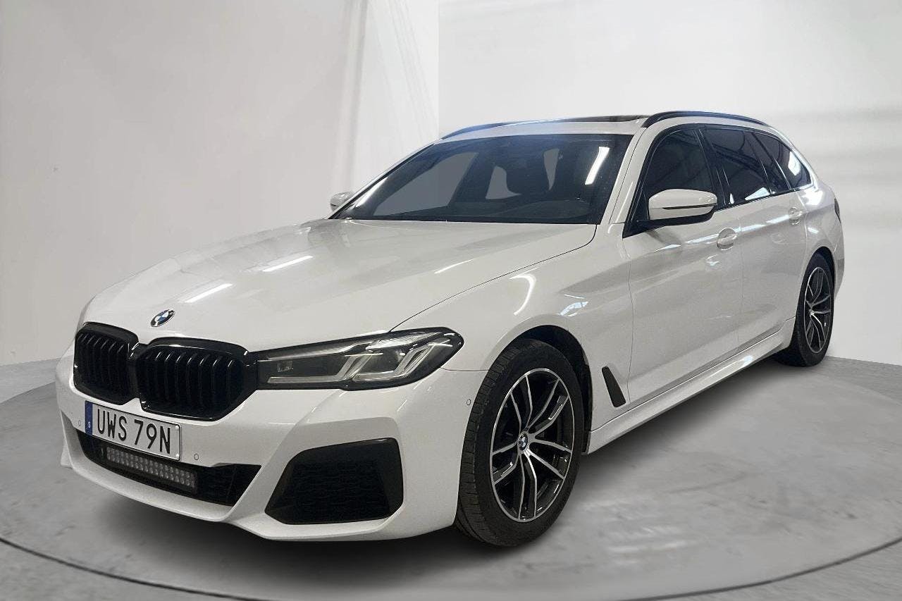 BMW 520d xDrive Touring, G31 LCI (190hk+11hk) - 67 800 km - Automaatne - valge - 2022