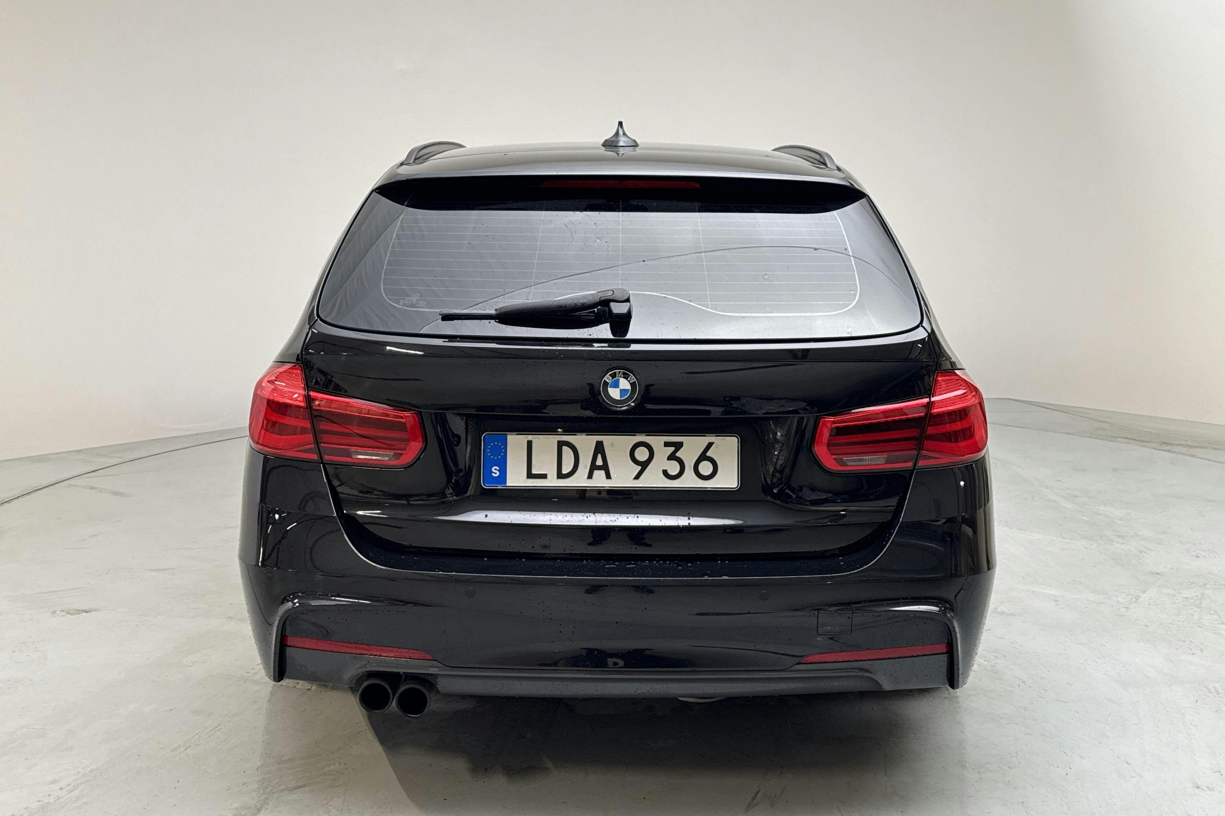 BMW 335d xDrive Touring, F31 (313hk) - 22 999 mil - Automat - svart - 2016