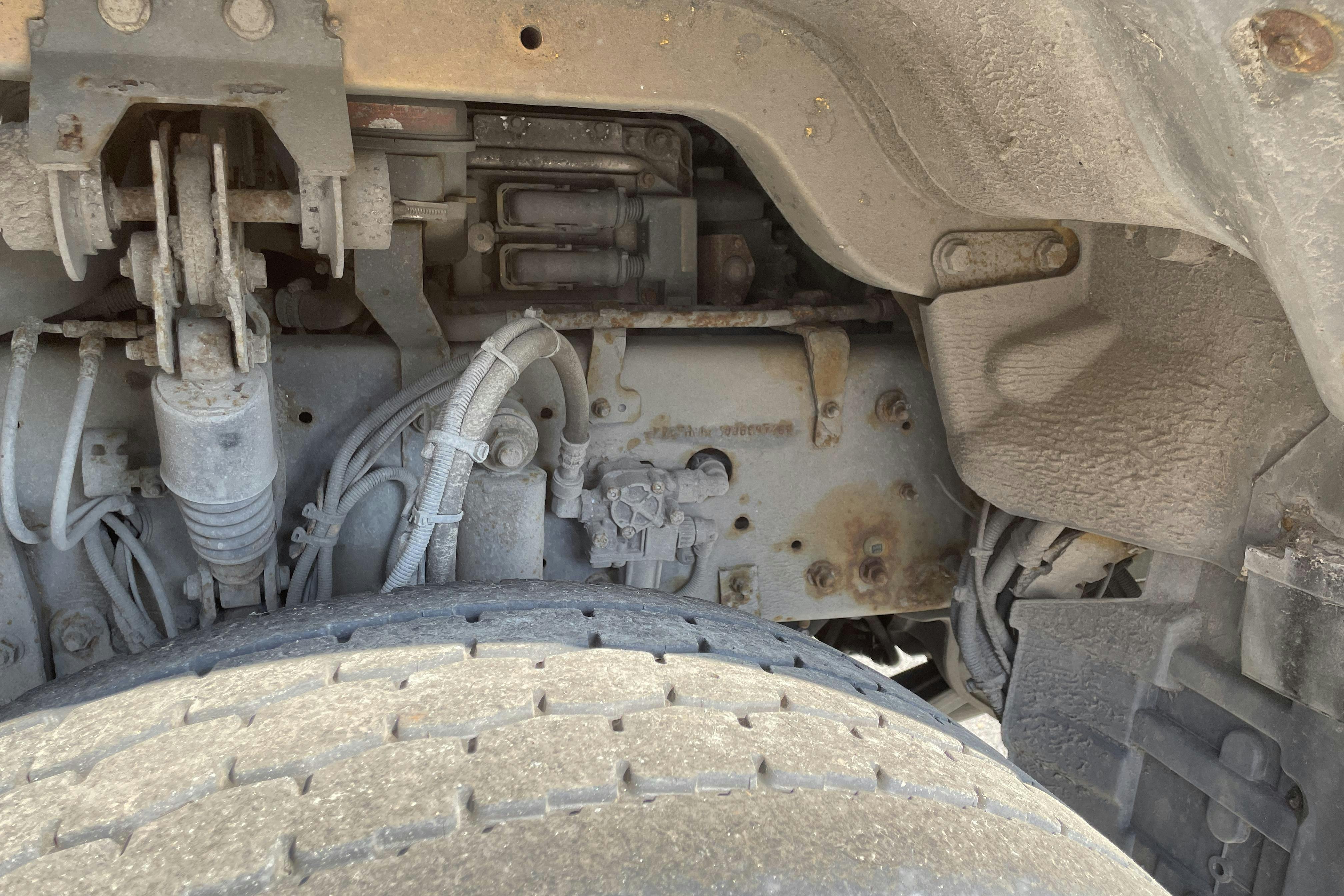 VOLVO FE - 382 369 km - Automat - gul - 2013
