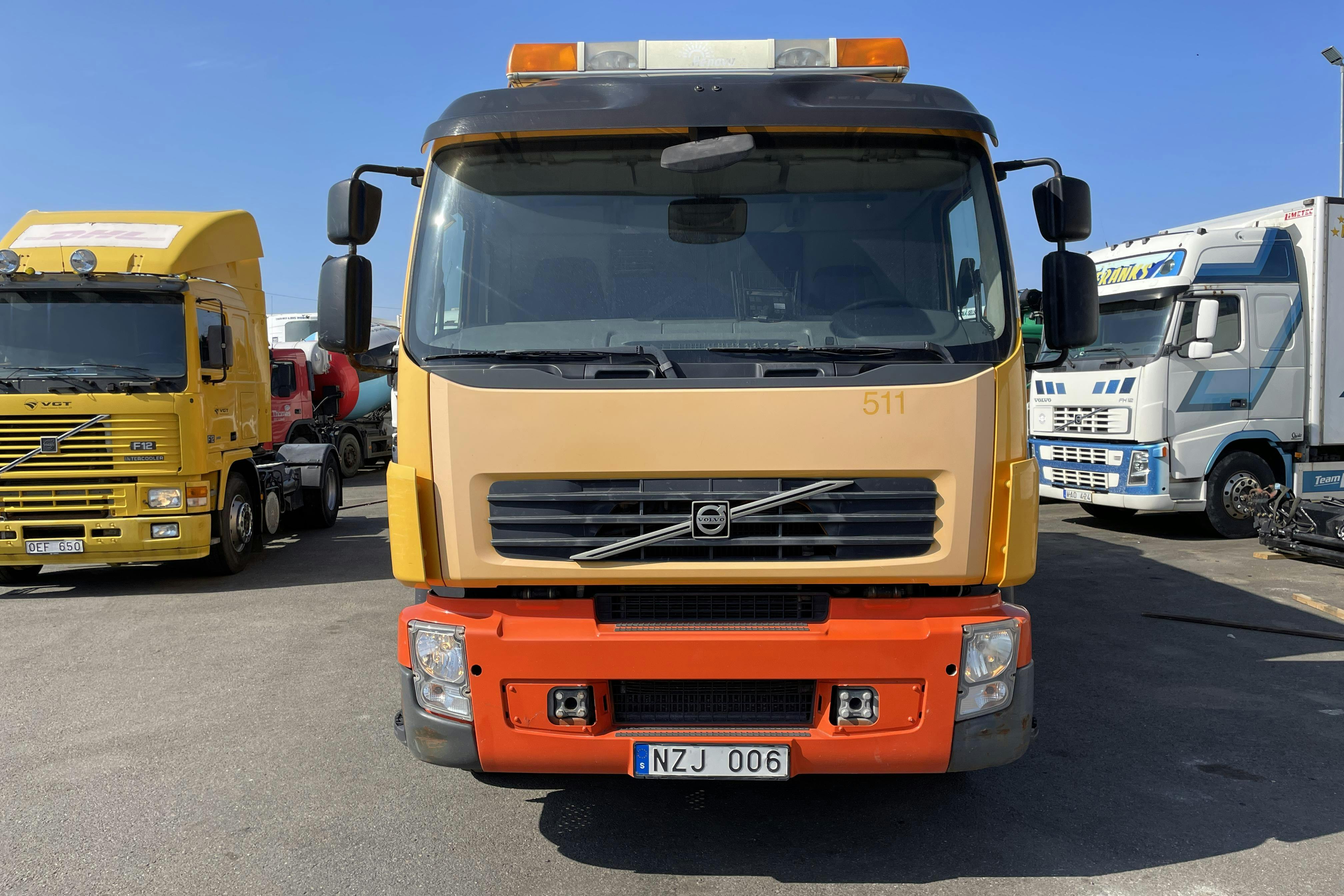 VOLVO FE - 382 369 km - Automat - gul - 2013