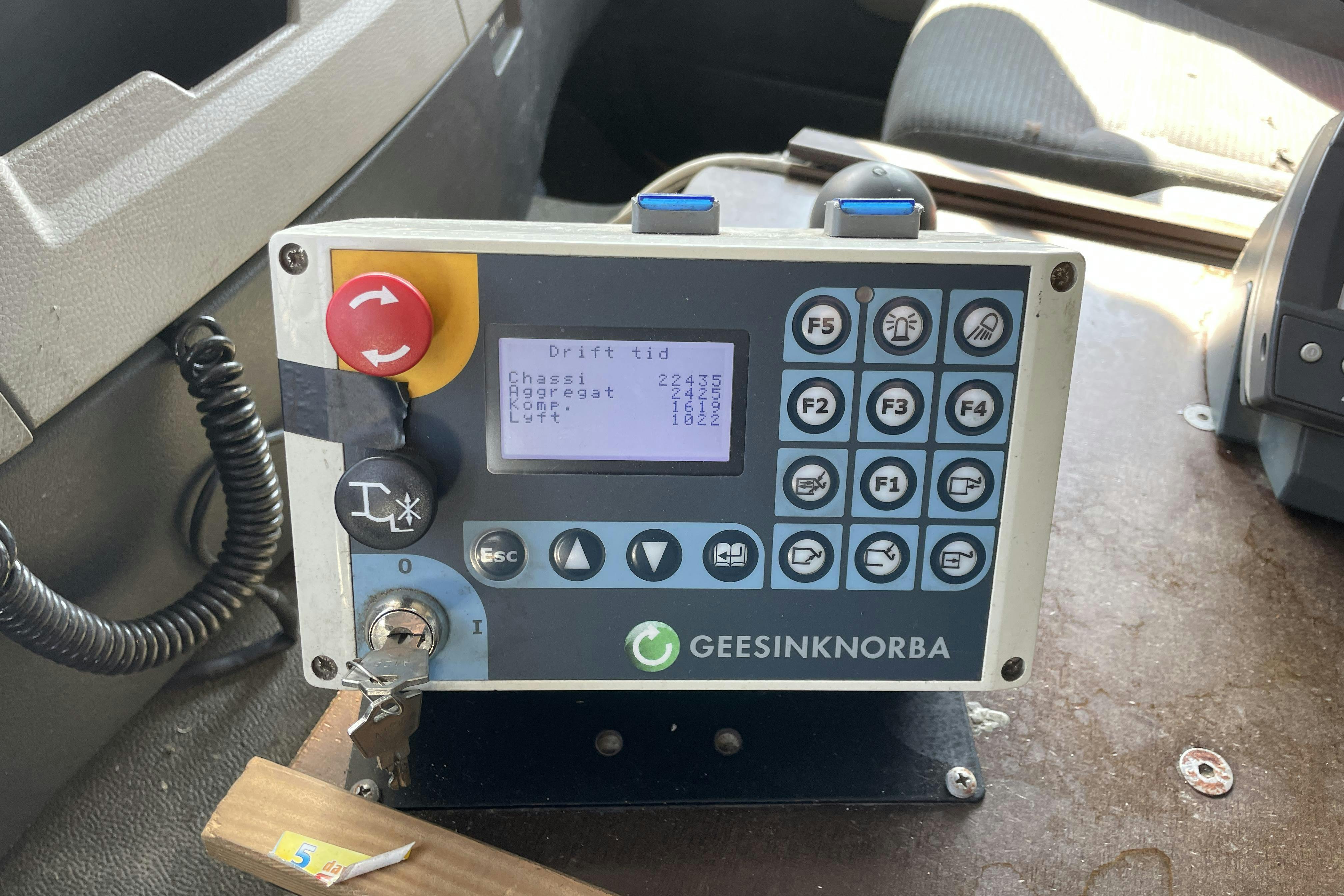 VOLVO FE - 382 369 km - Automat - gul - 2013