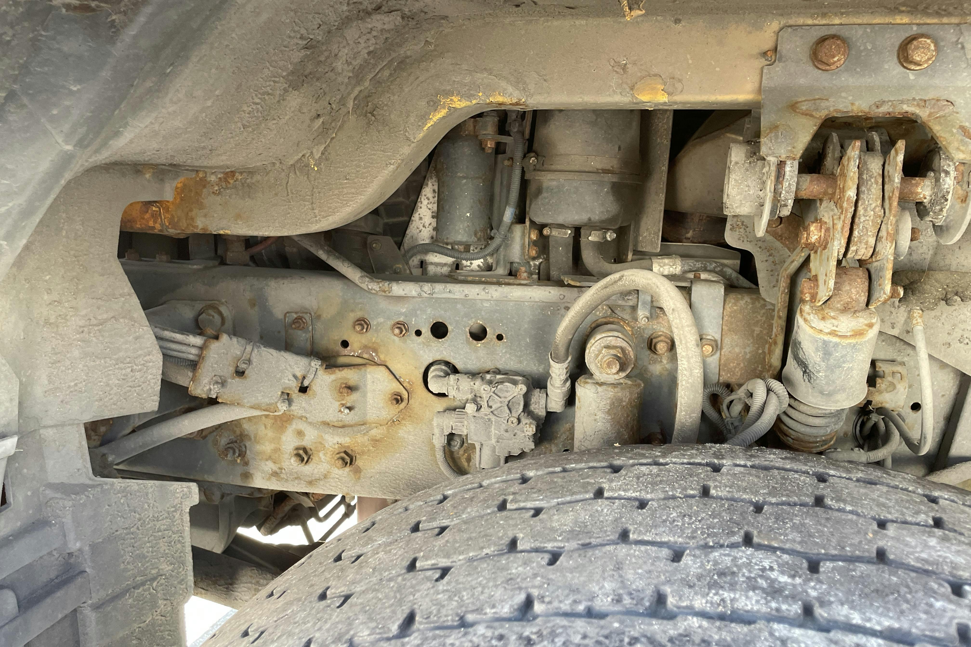 VOLVO FE - 382 369 km - Automat - gul - 2013
