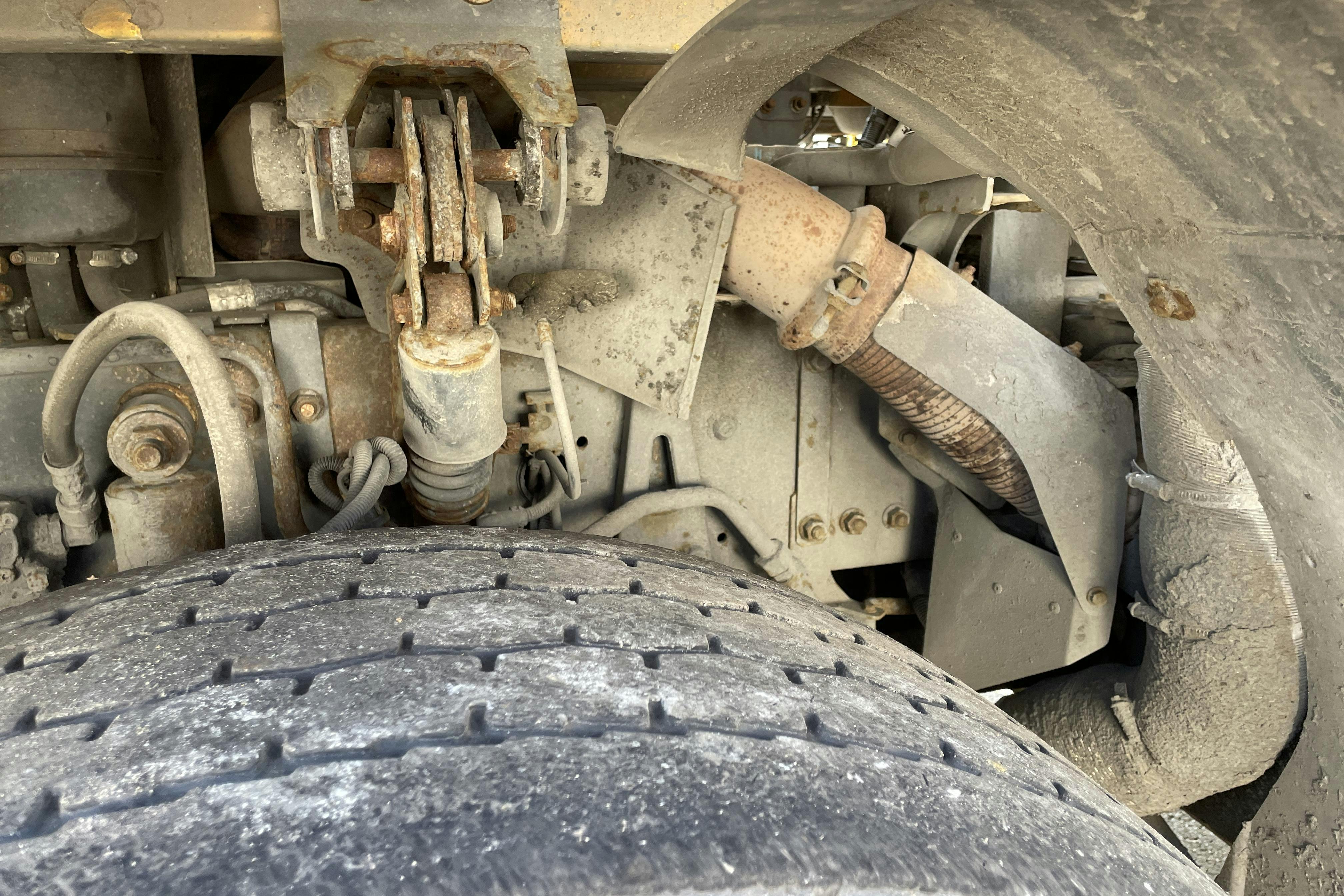 VOLVO FE - 382 369 km - Automat - gul - 2013