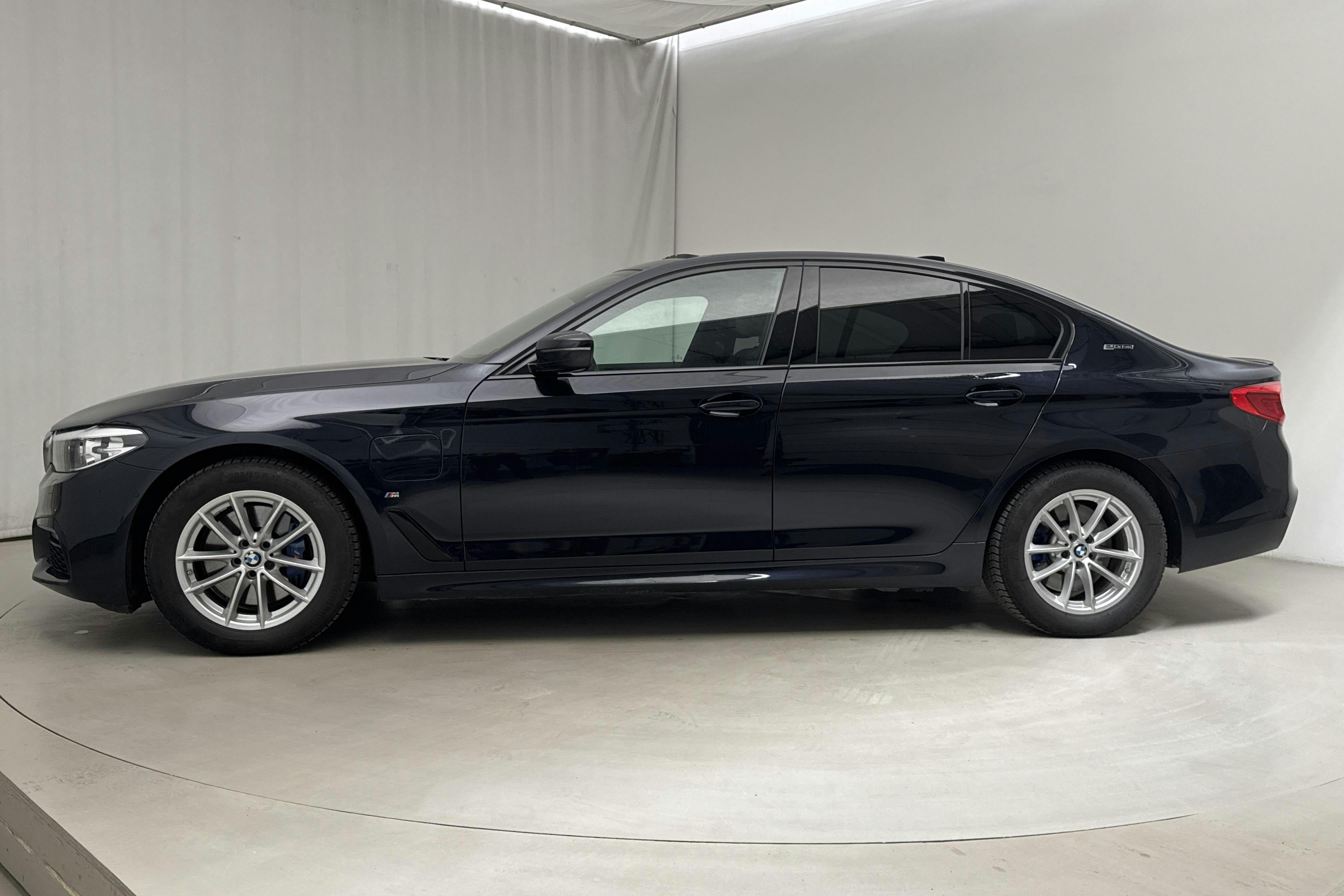 BMW 530e iPerformance Sedan, G30 (252hk) - 7 791 mil - Automat - svart - 2019