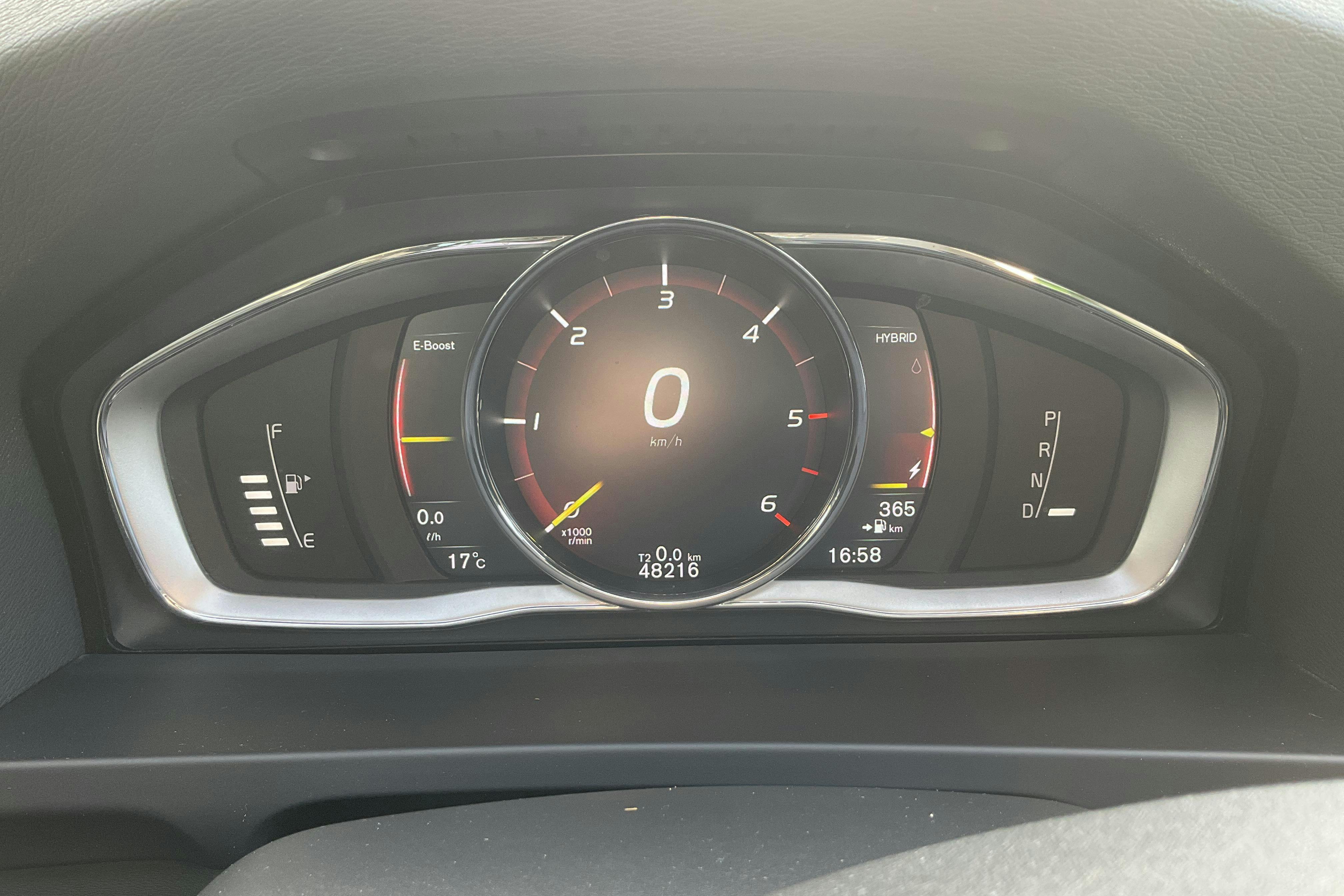 Volvo V60 D5 AWD Twin Engine (163hk) - 48 210 km - Automatic - white - 2018