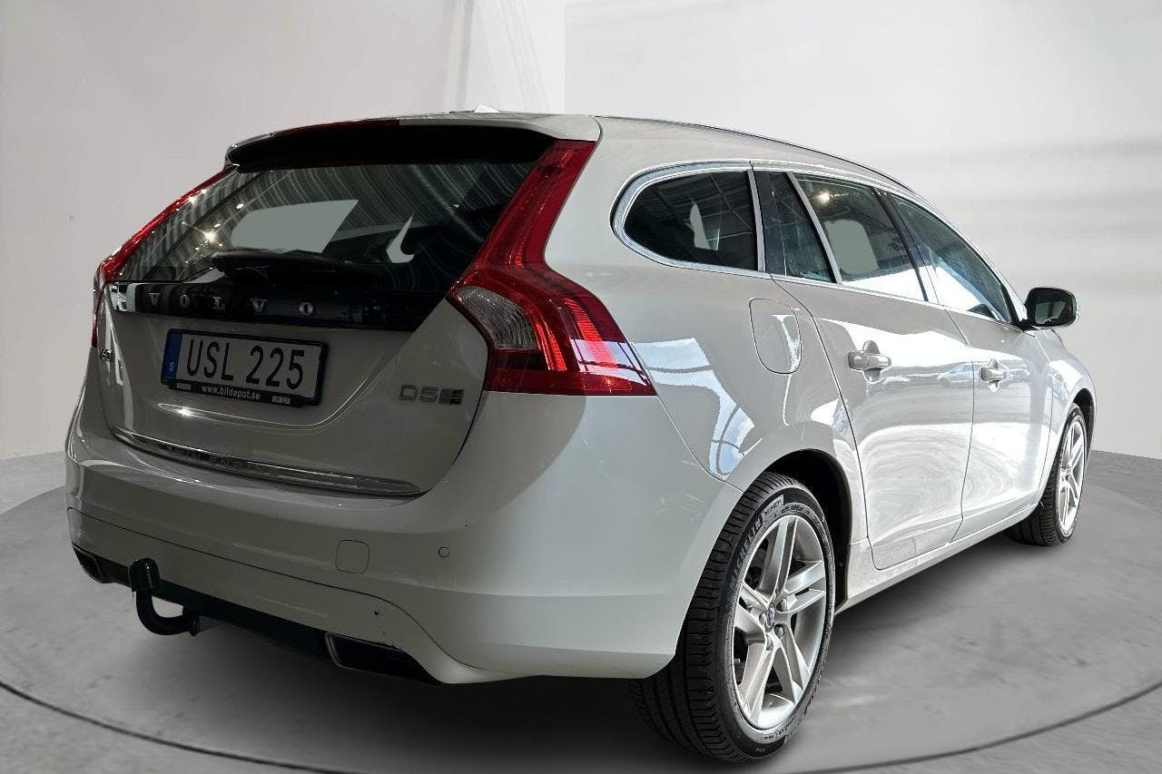 Volvo V60 D5 AWD Twin Engine (163hk) - 48 210 km - Automatic - white - 2018
