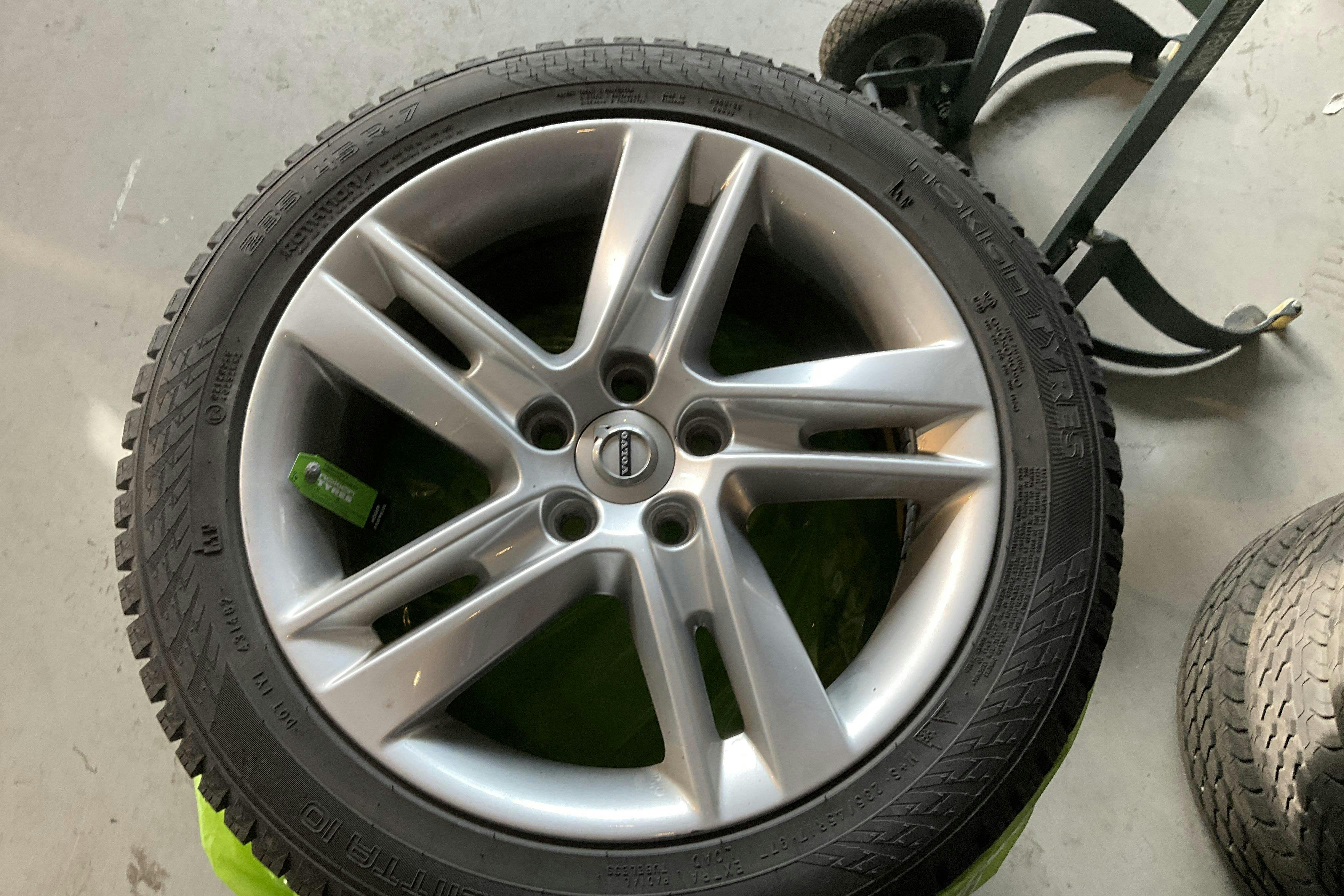 Volvo V60 D5 AWD Twin Engine (163hk) - 48 210 km - Automatic - white - 2018