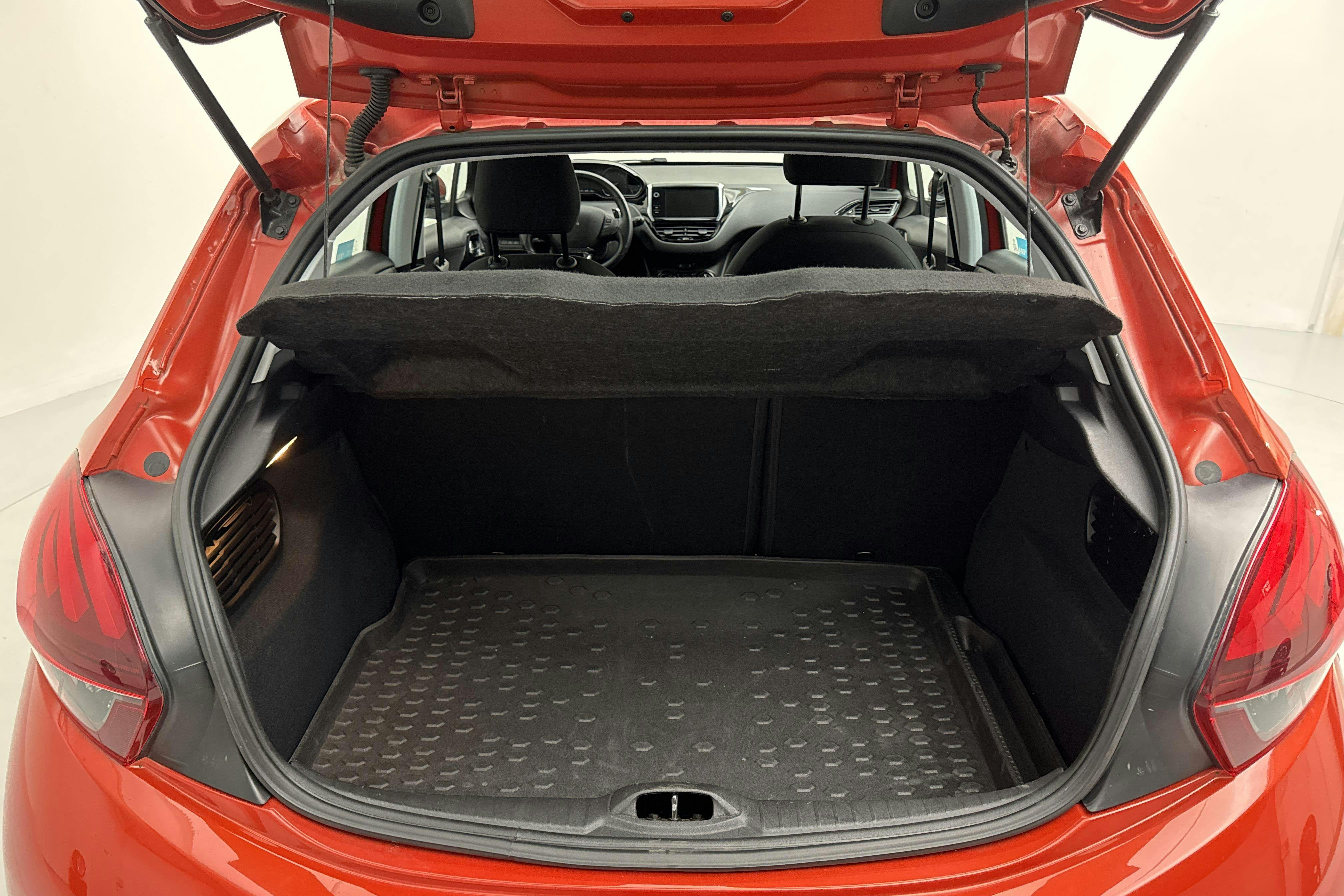Peugeot 208 PureTech 5dr (82hk) - 48 080 km - Automatyczna - 2017