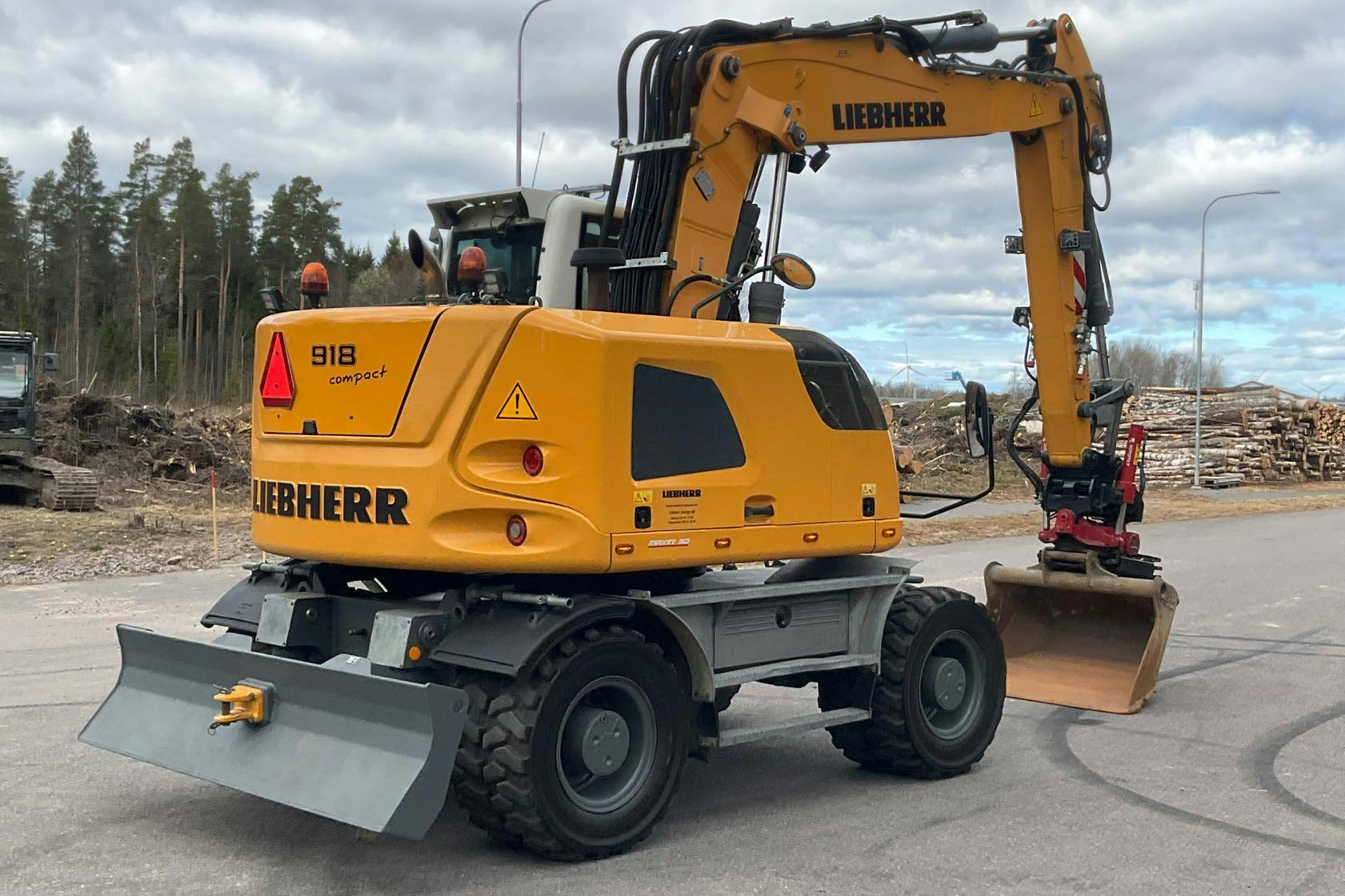 Liebherr 918 Compact Hjulgrävare - 0 km - 2013