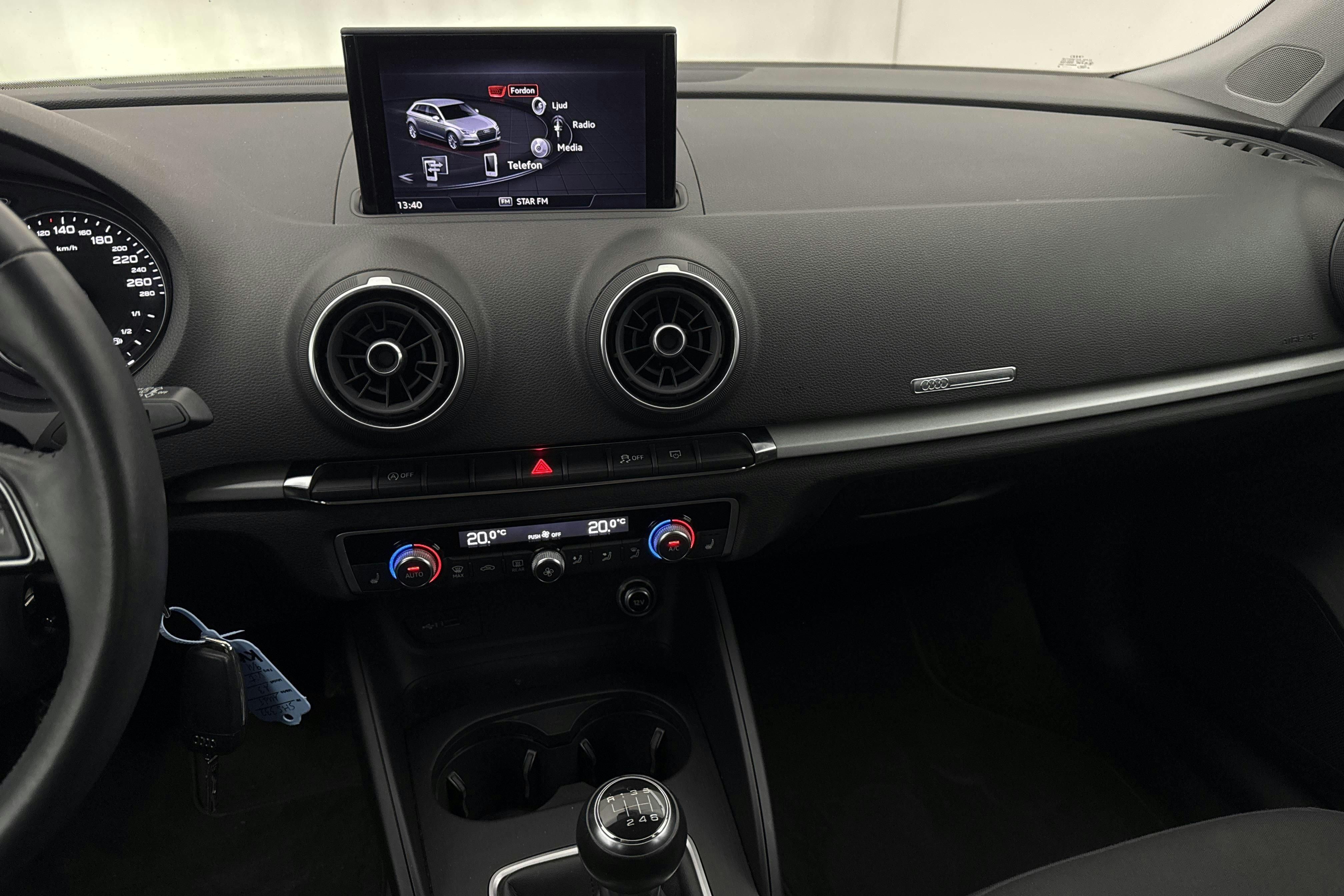 Audi A3 1.5 TFSI Sportback (150hk) - 95 000 km - Manualna - biały - 2018