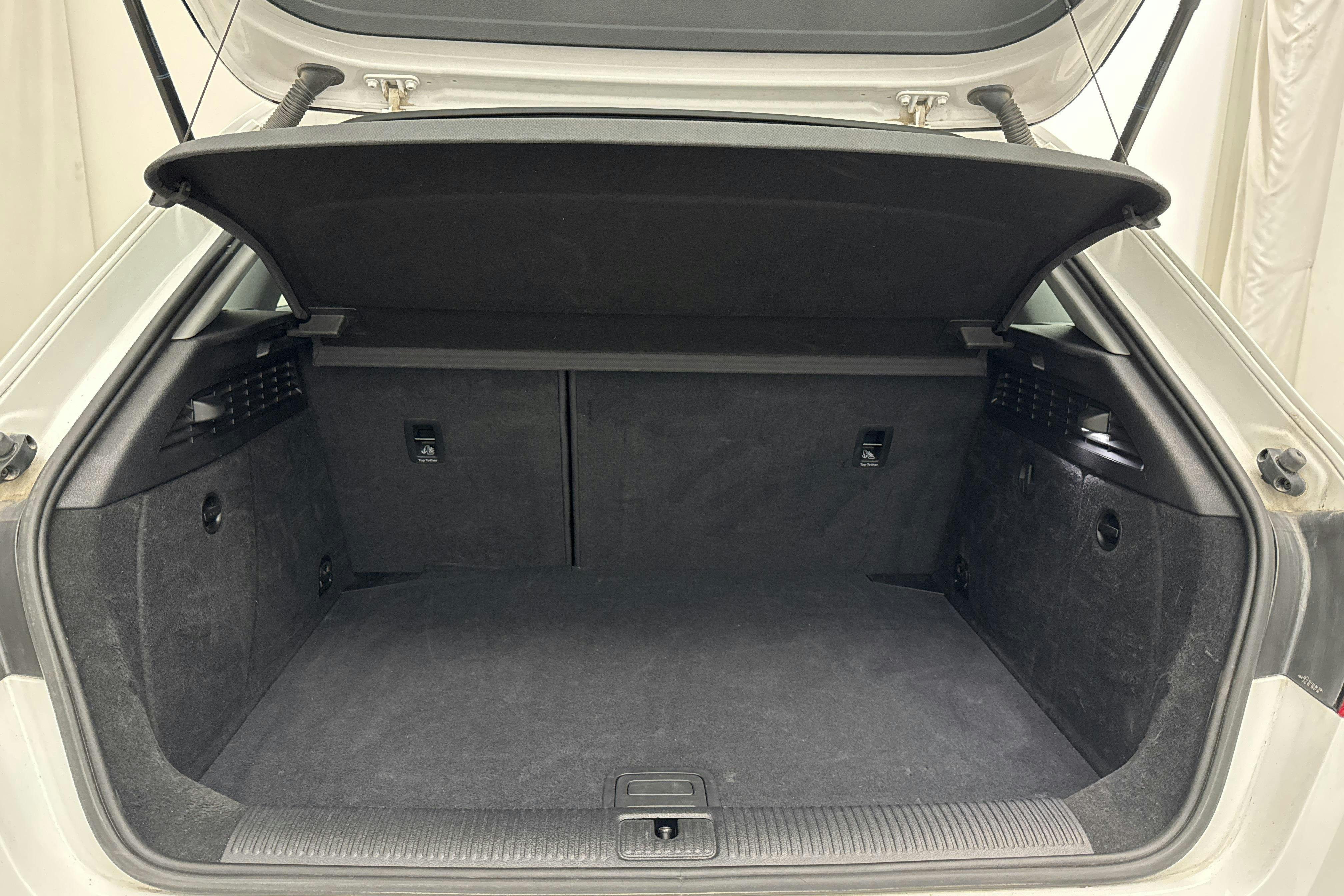 Audi A3 1.5 TFSI Sportback (150hk) - 95 000 km - Manualna - biały - 2018