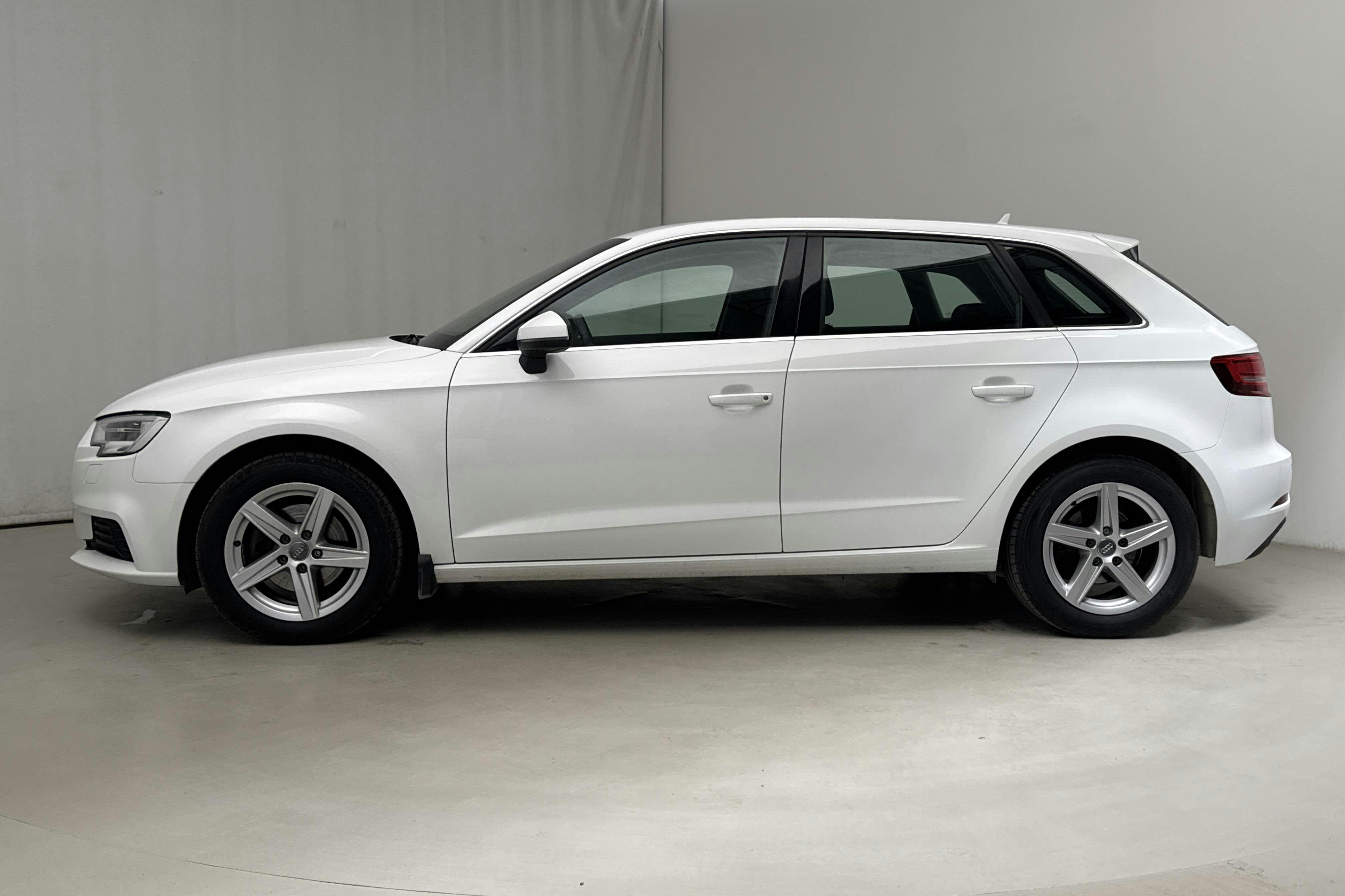 Audi A3 1.5 TFSI Sportback (150hk) - 95 000 km - Manualna - biały - 2018