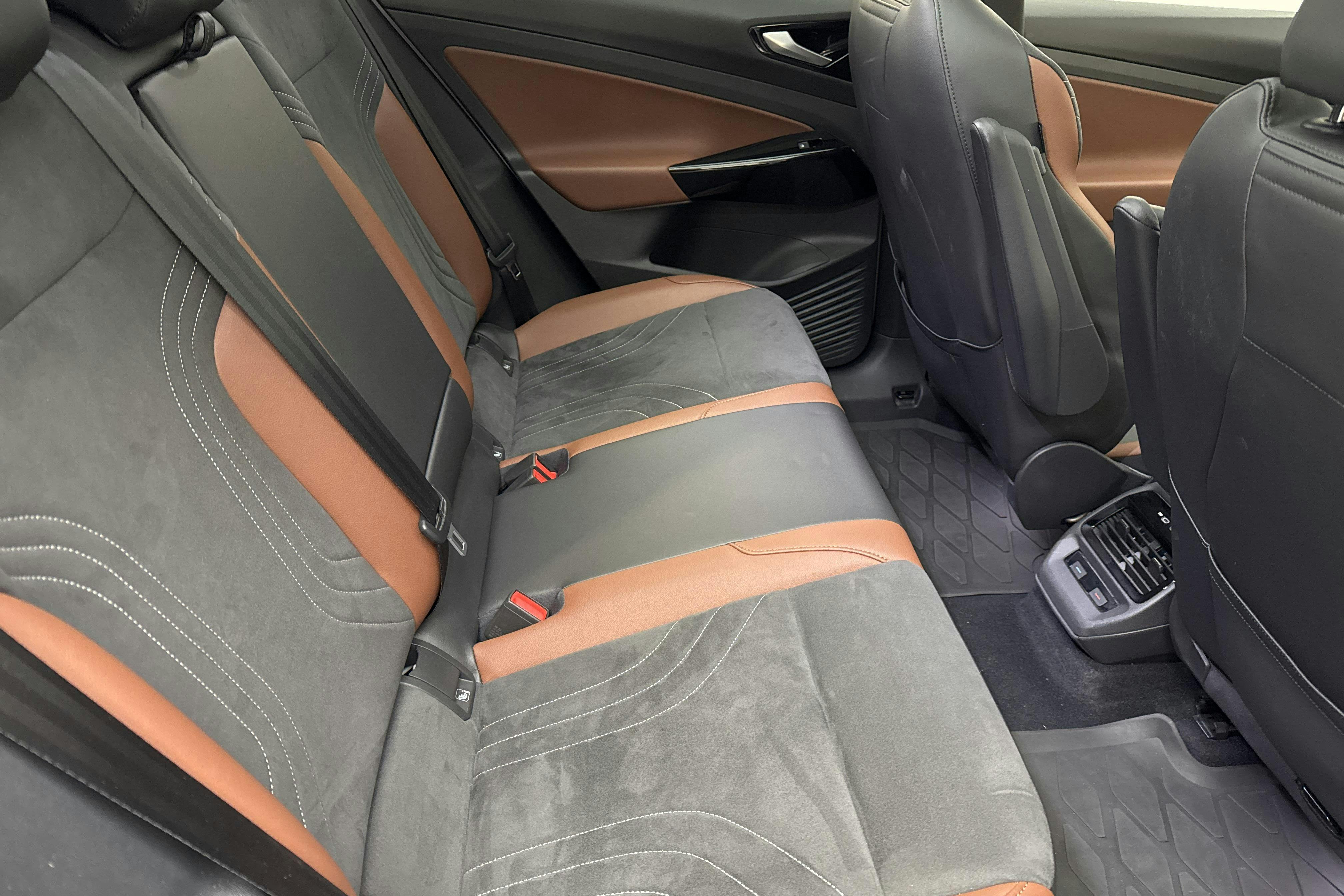 VW ID.4 77kWh (204hk) - 16 481 mil - Automat - vit - 2021