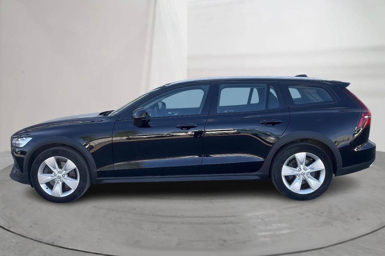 Volvo V60 B4 Cross Country AWD Mildhybrid, Diesel (197hk) - 10 542 mil - Automat - svart - 2022