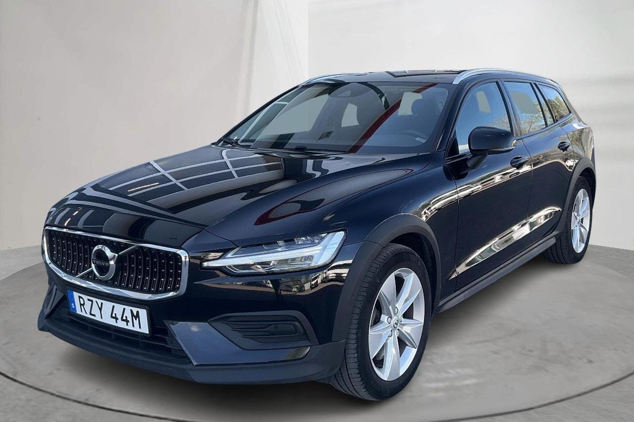 Volvo V60 B4 Cross Country AWD Mildhybrid, Diesel (197hk) - 10 542 mil - Automat - svart - 2022