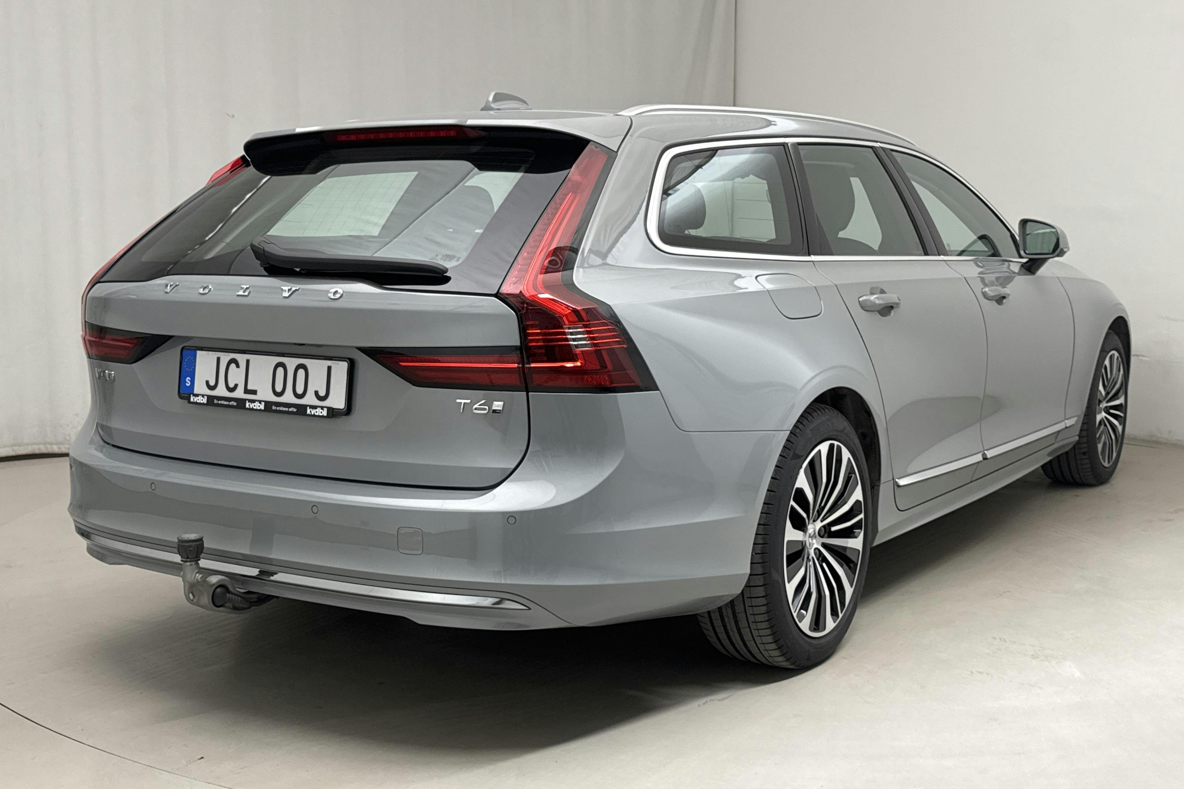 Volvo V90 T6 AWD Recharge (350hk) - 576 mil - Automat - grå - 2025