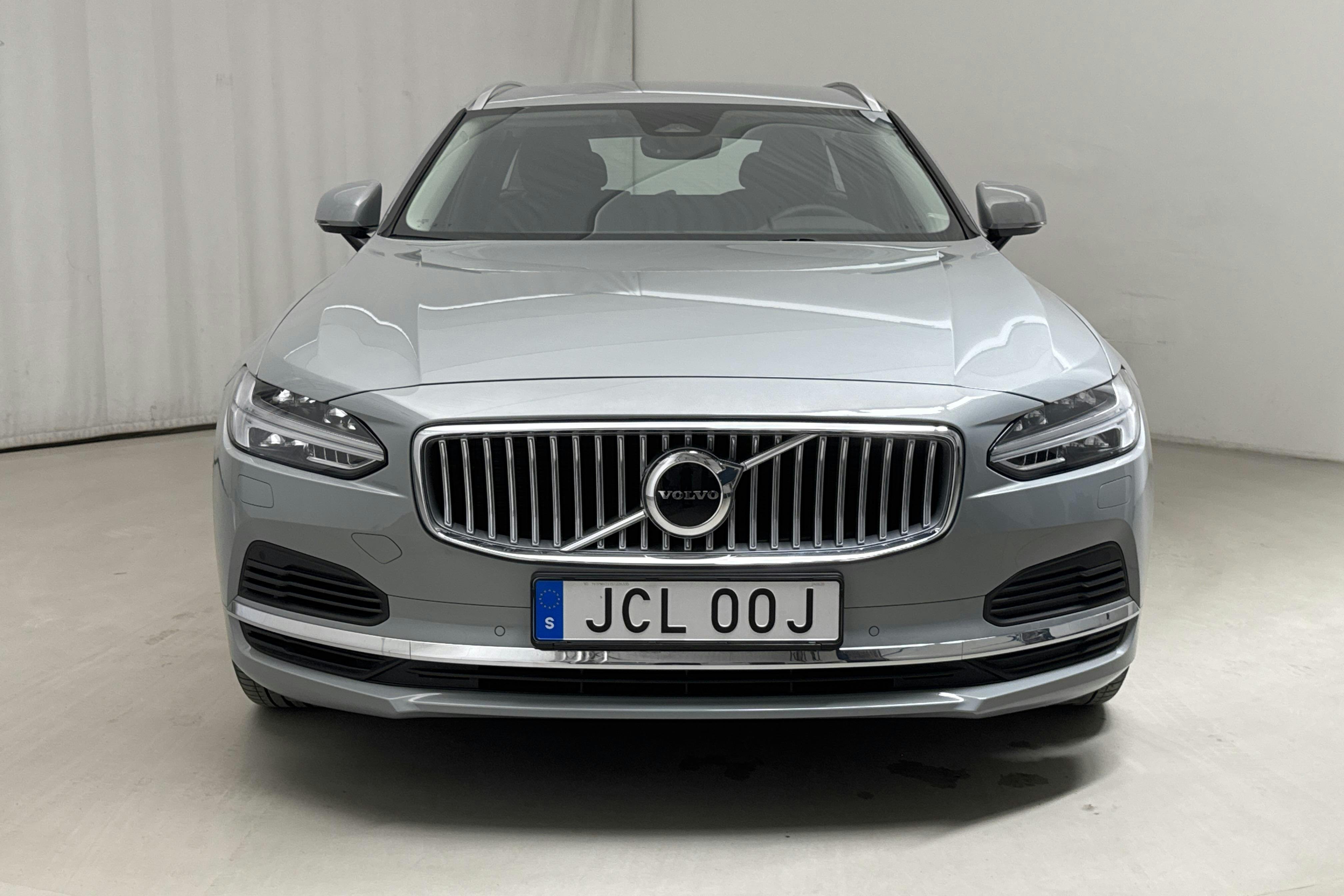 Volvo V90 T6 AWD Recharge (350hk) - 576 mil - Automat - grå - 2025