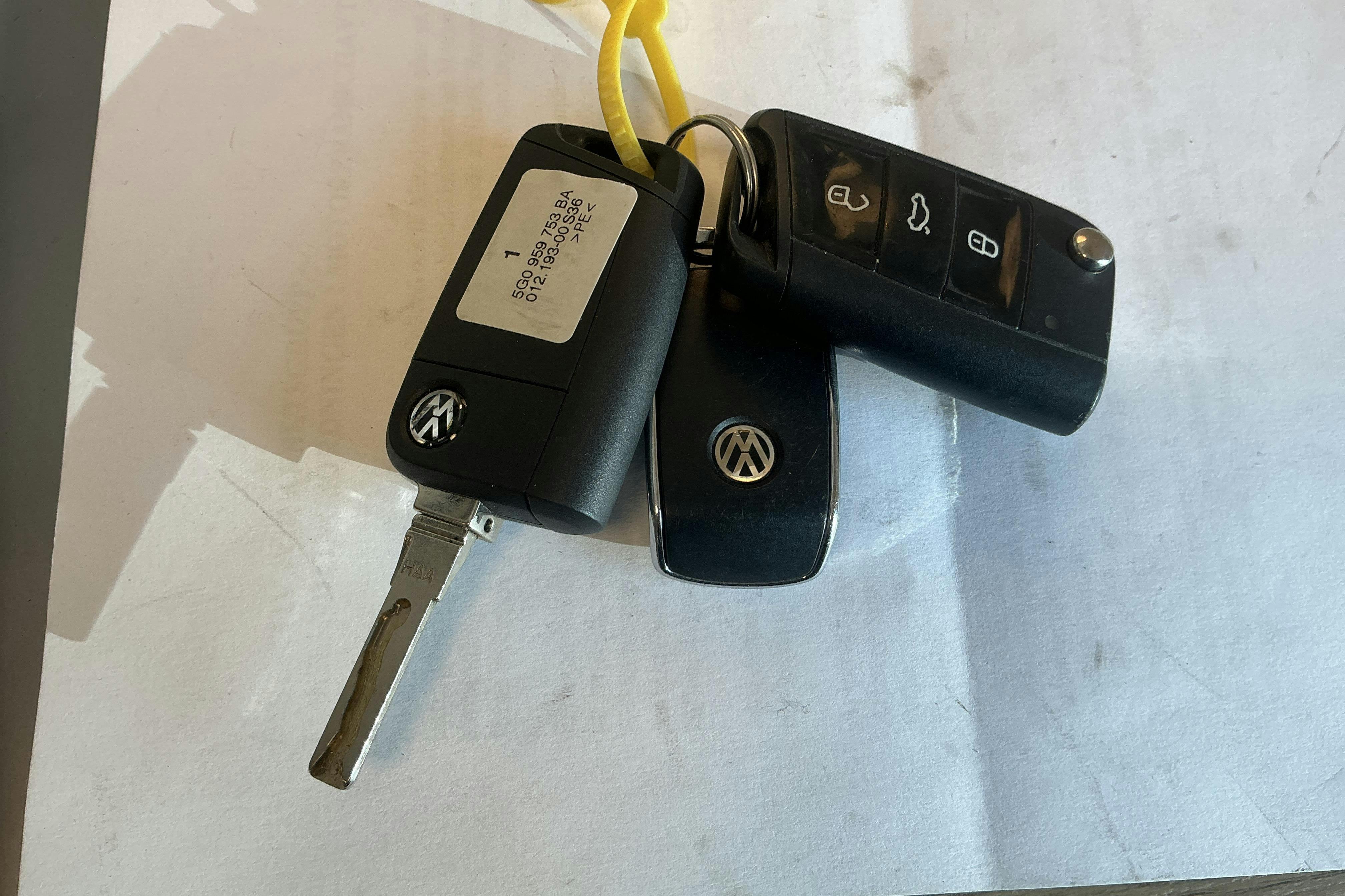 Esitlusfoto 15 aadressil 15: VW Golf VII 1.4 TGI BlueMotion Sportscombi (110hk) - 115 270 km - Automaatne - valge - 2017