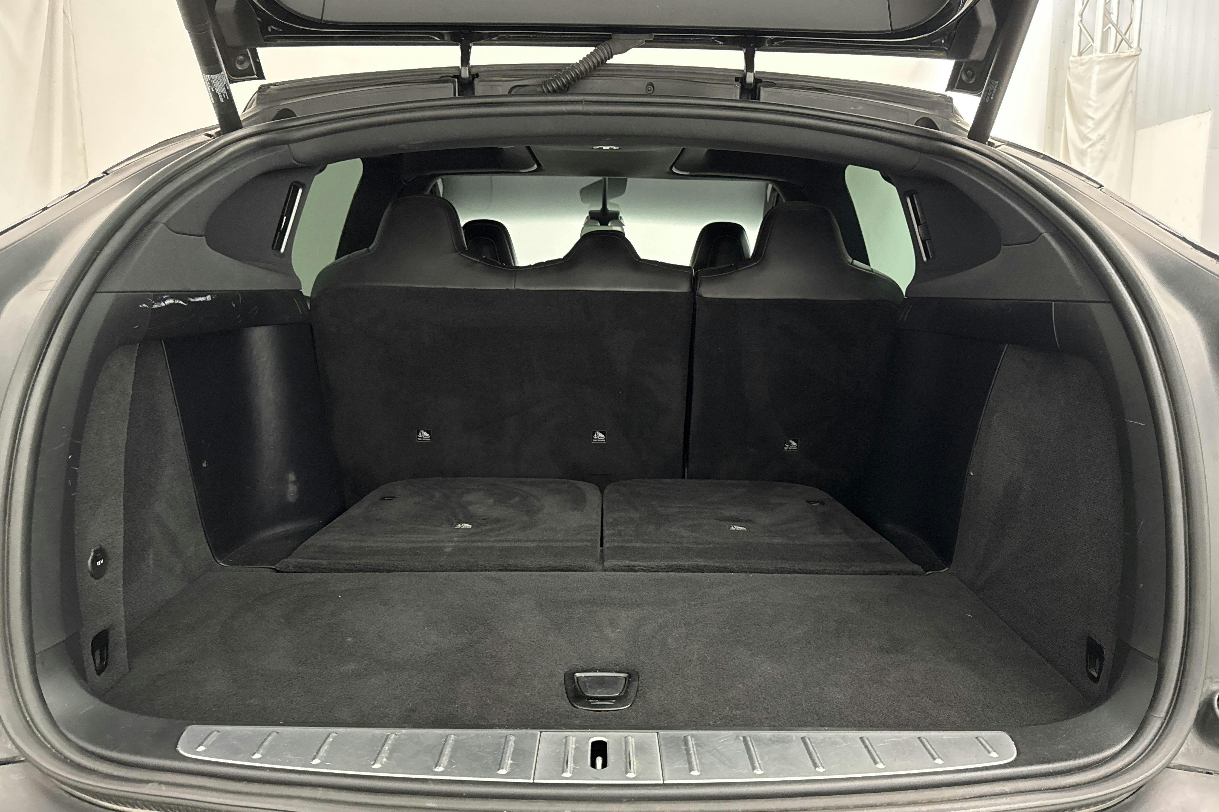 Tesla Model X 75D - 107 930 km - Automatic - black - 2018