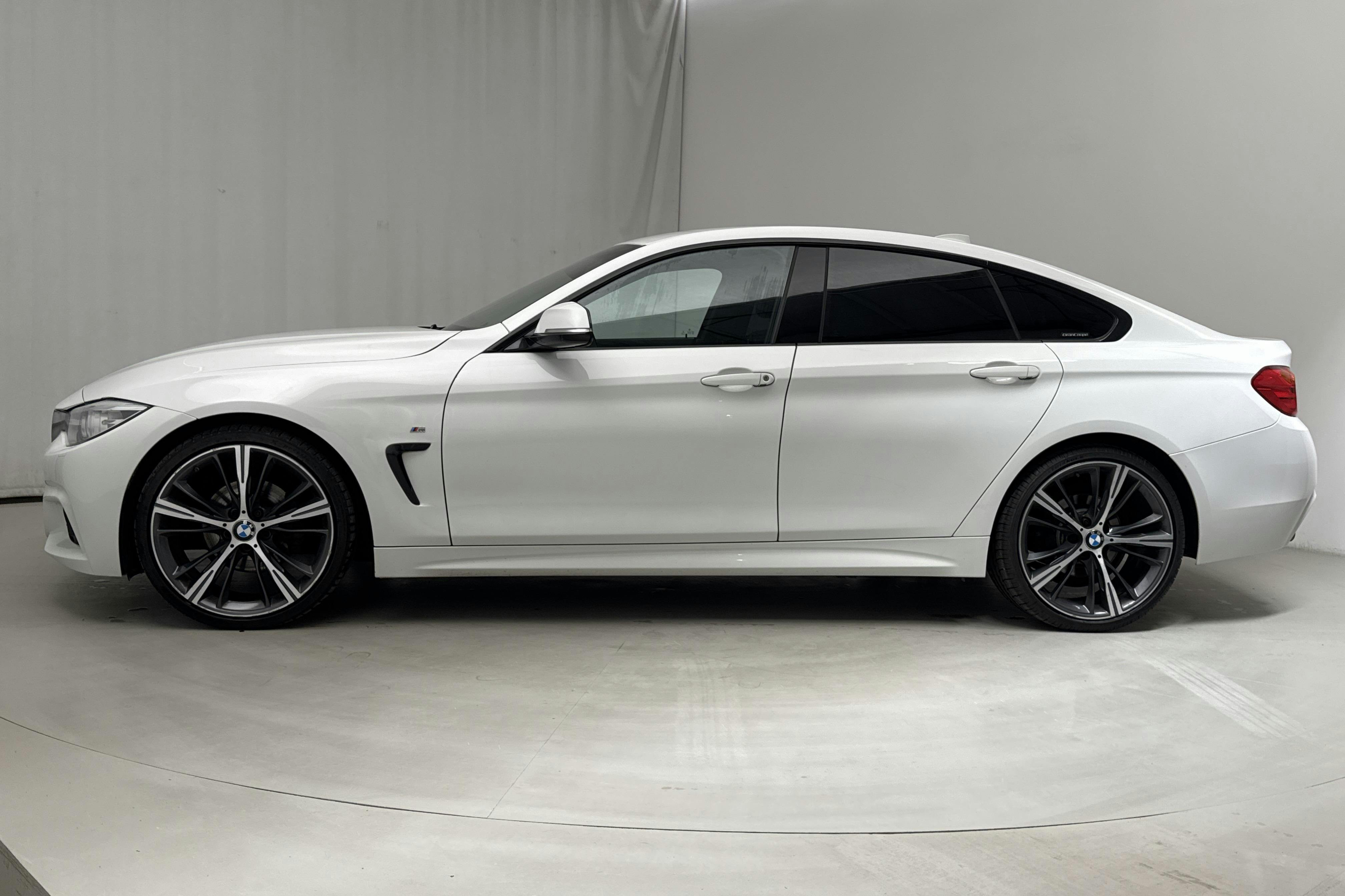 BMW 420d Gran Coupé, F36 (184hk) - 16 416 mil - Automat - vit - 2015